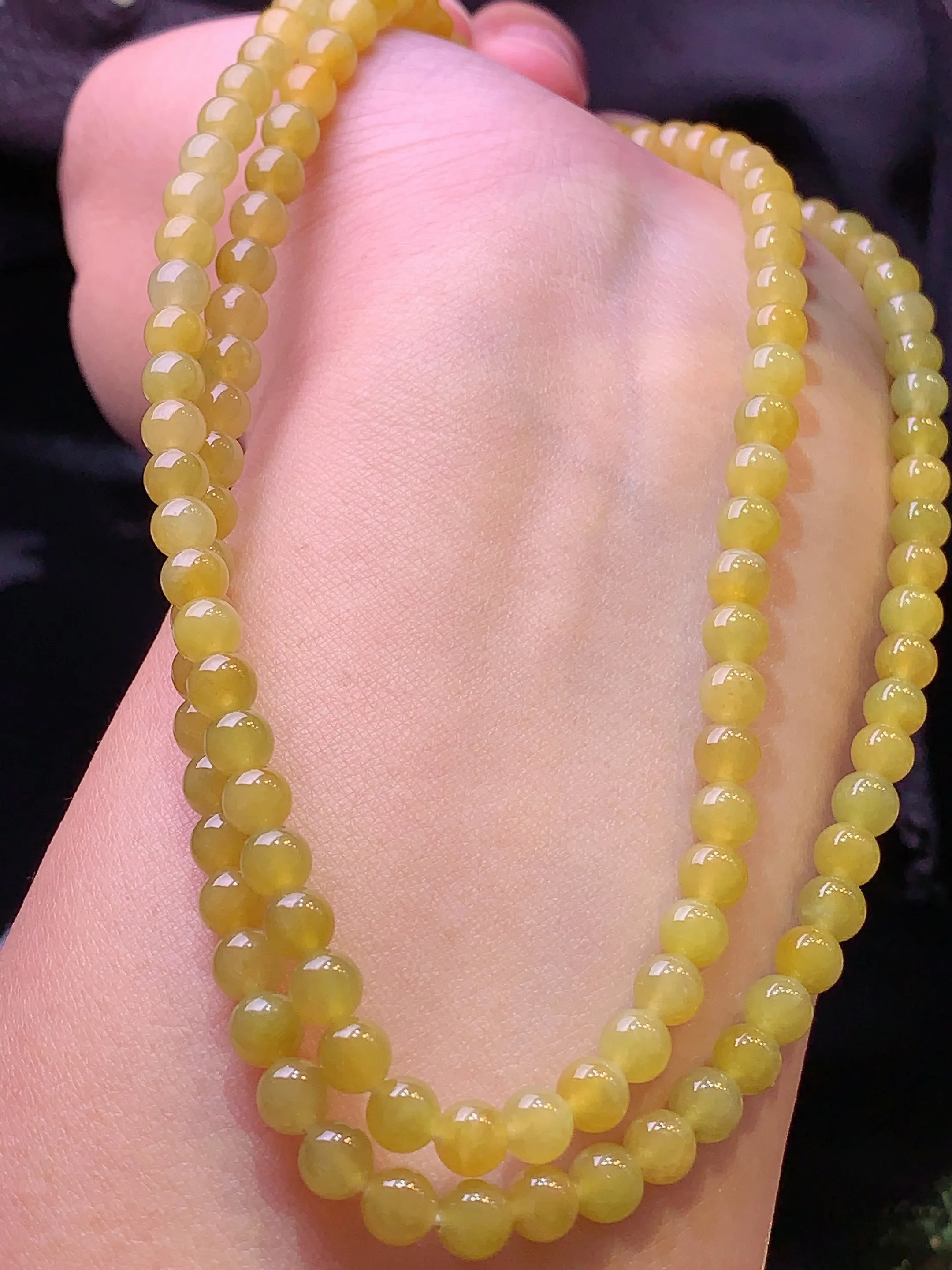 黄翡圆珠项链 玉质细腻 色泽清新艳丽 整体尺寸5