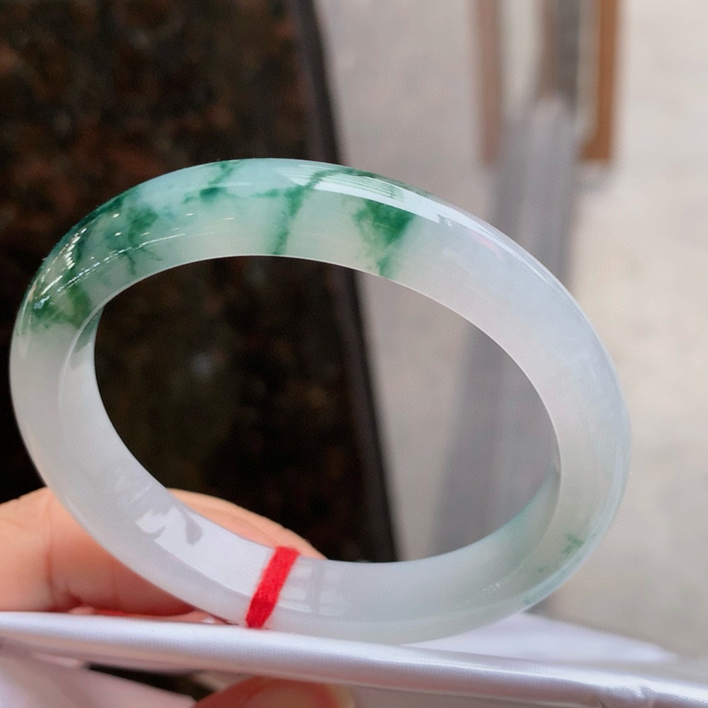 贵妃冰飘花 无瑕 尺寸:52.6/45.8/10/7.5 花美