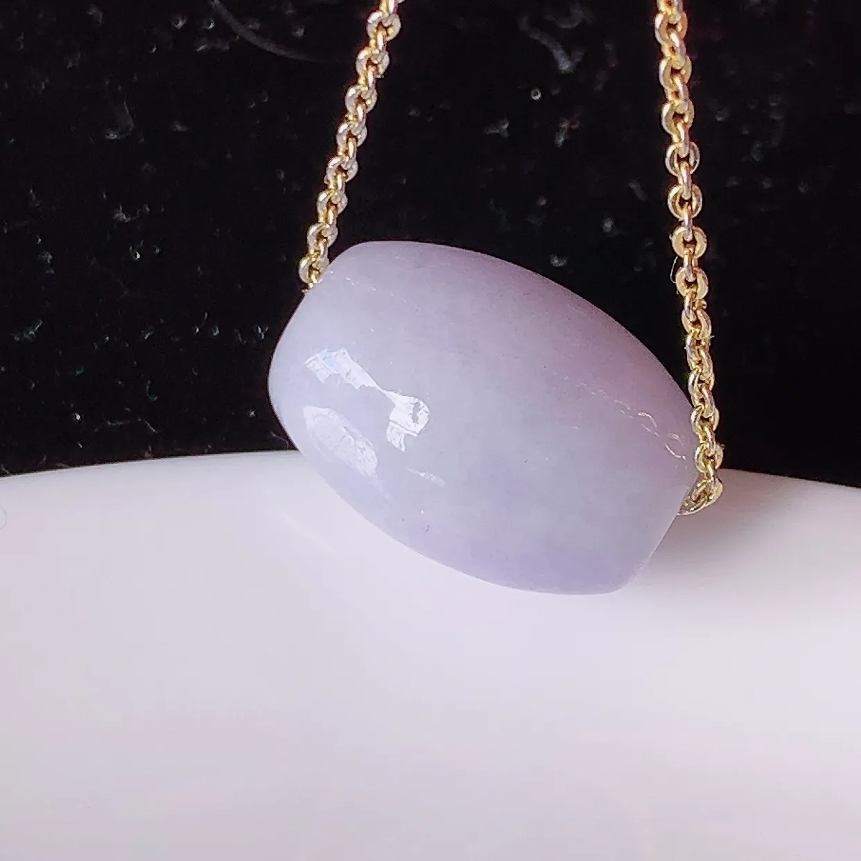 自然光实拍，冰润紫罗兰翡翠路路通吊坠，寓意好运连连，路路畅通，经典款式，财运滚滚，路路通，佩戴效果更好！配图银链子#05.7