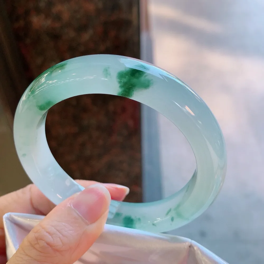 正圈冰玻飘花 无瑕 尺寸:59.3/12.4/10.1 花美 种水好🥰🥰