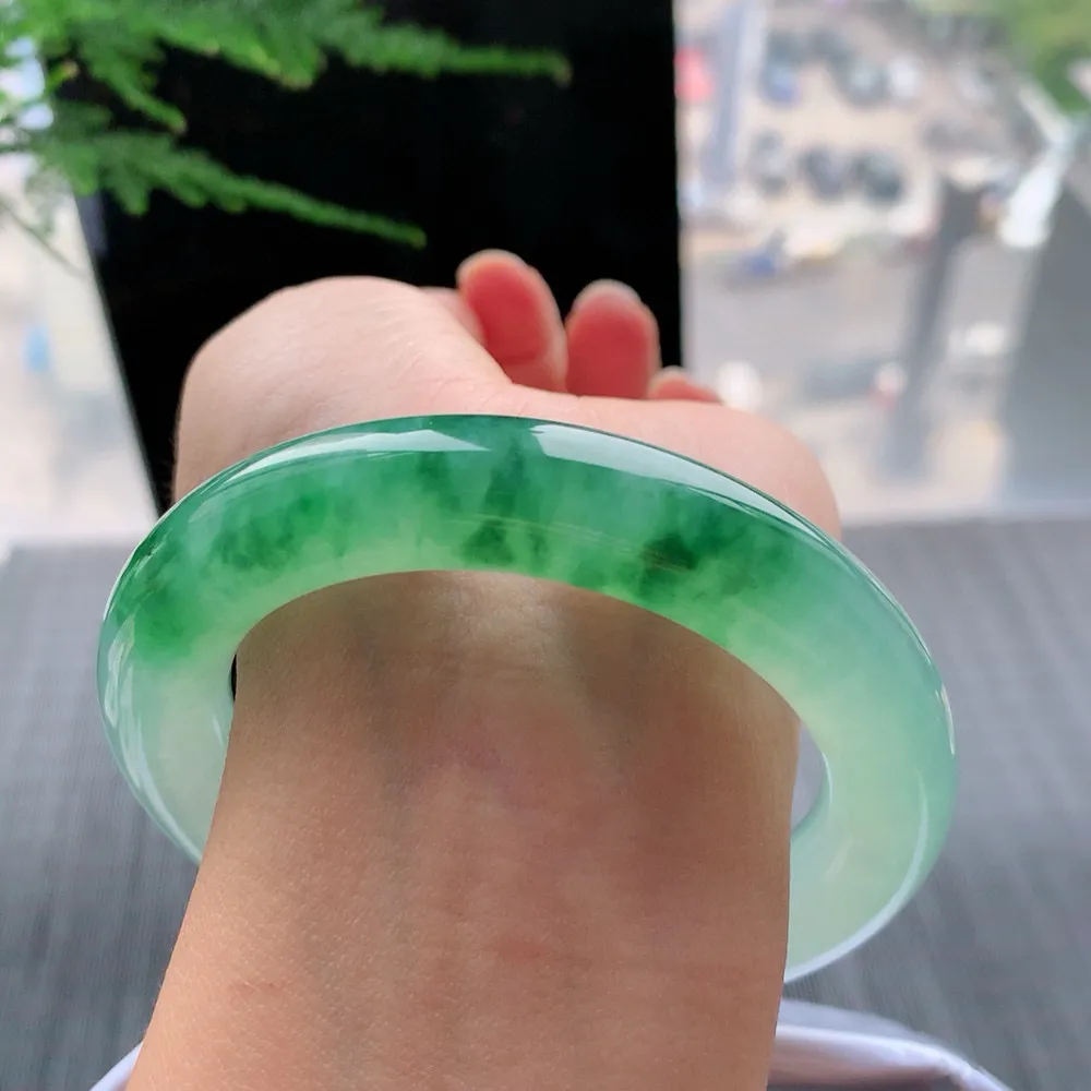 圆条高冰绿花 无瑕 尺寸:57.3/12.3/12.1 胶感十足 色好