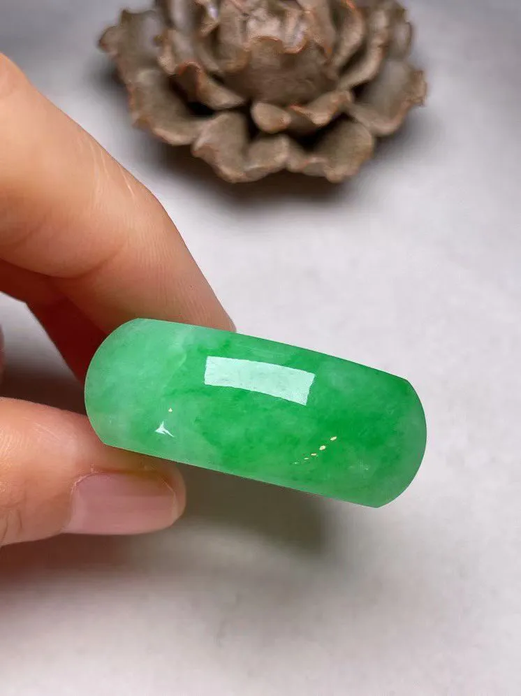 冰糯种辣色【介指】种水好，玉质细腻 ，卖相好’