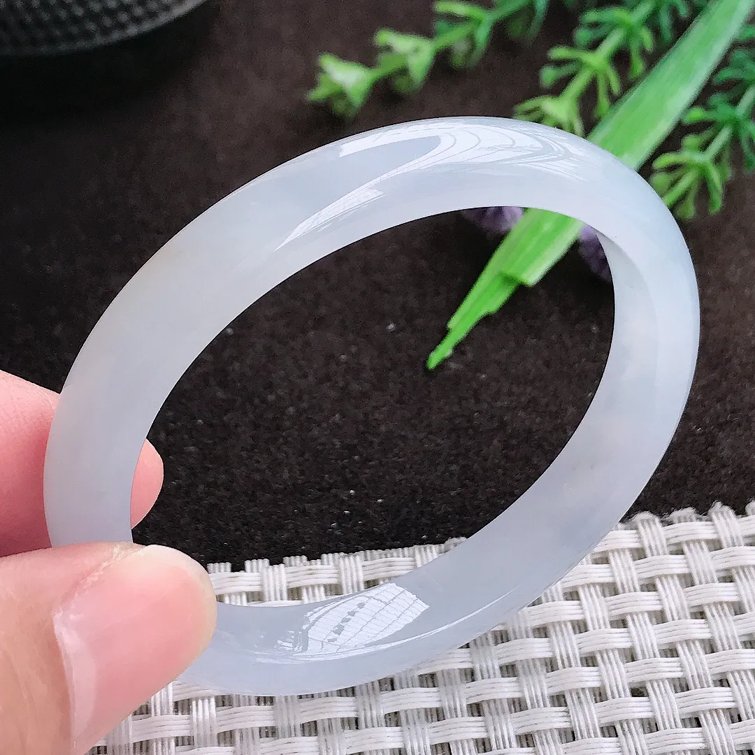 自然光52.5/45/9.2/9.5老坑秀气冰胶浅紫色贵妃手镯翡翠玉镯美人镯