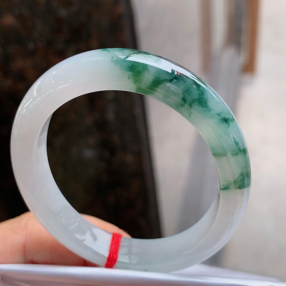 贵妃冰飘花 无瑕 尺寸:52.6/45.8/10/7.5 花美