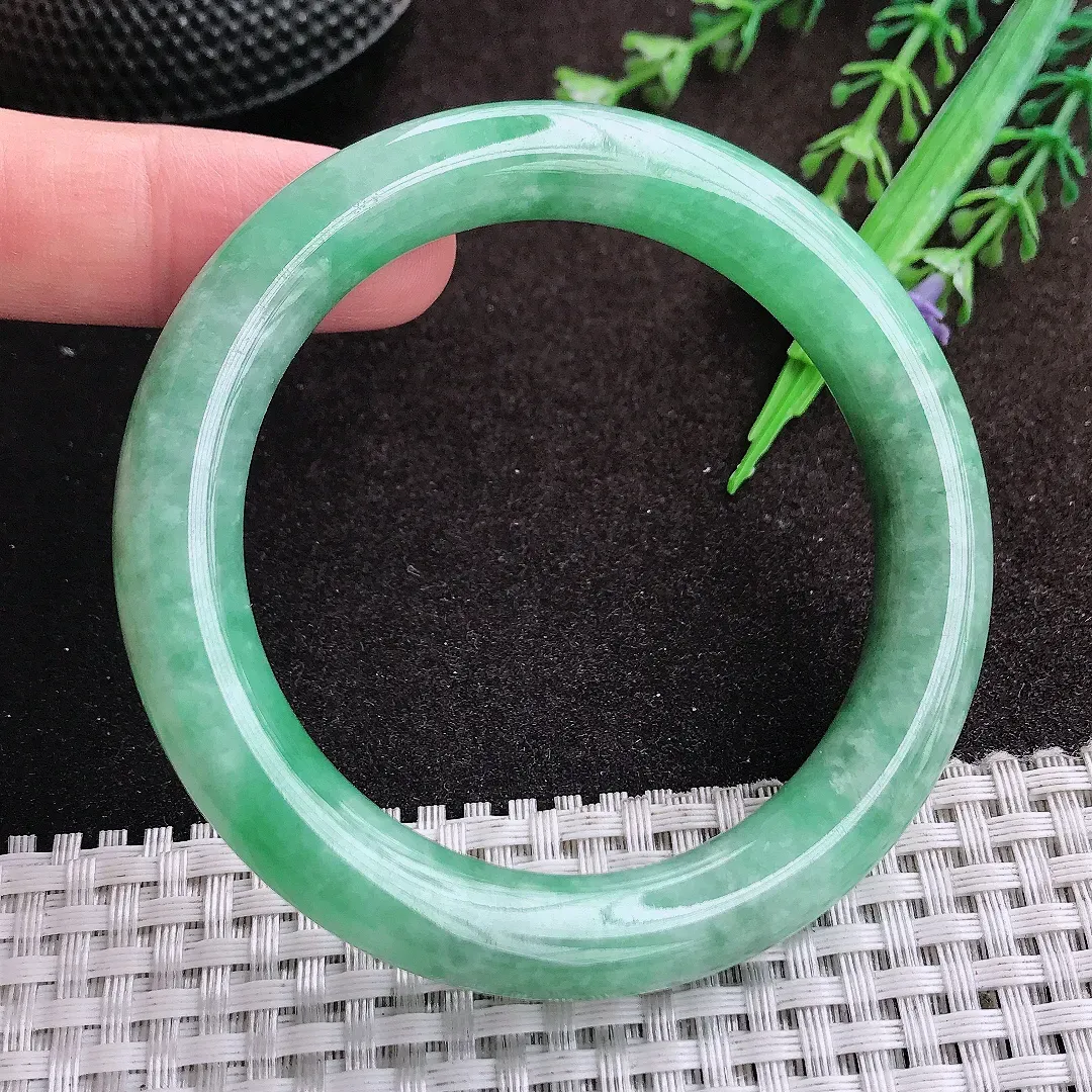 天然a货翡翠55/9.5/9.8老坑精美温润满绿圆条手镯翡翠玉镯美人镯