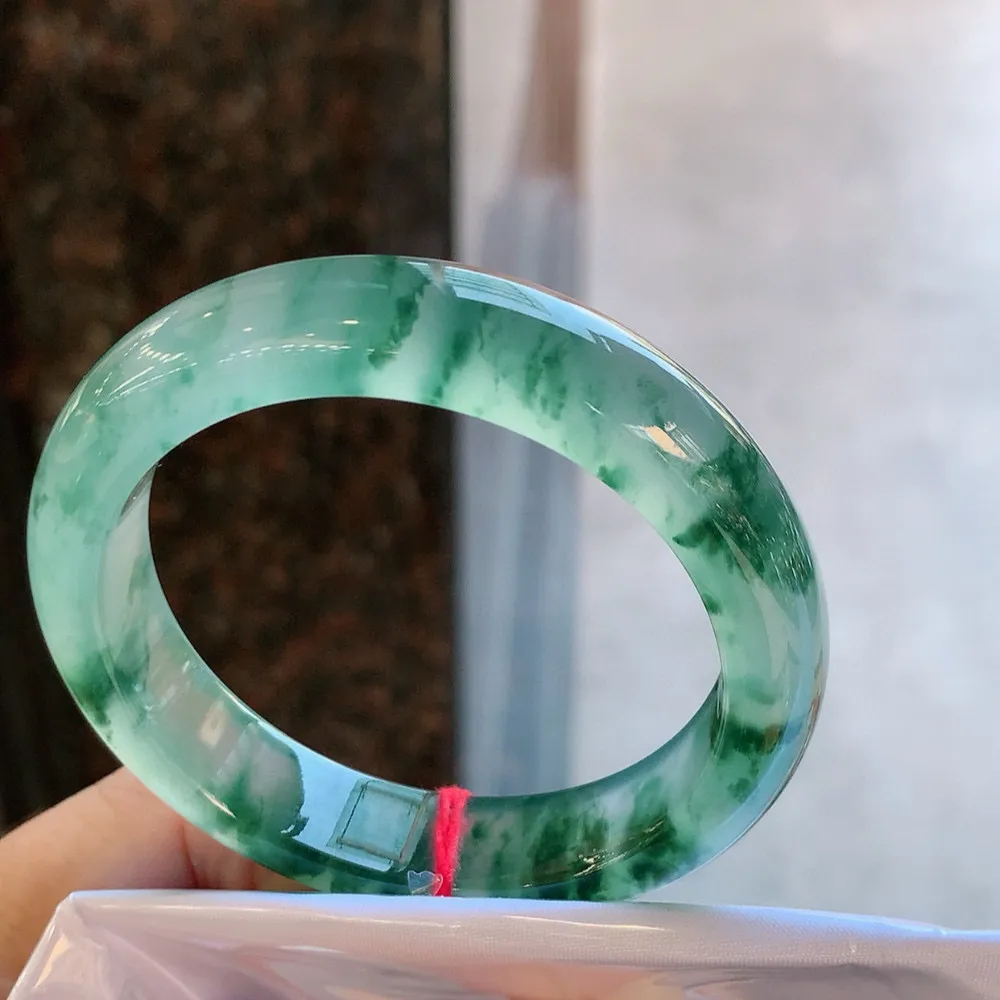 正圈冰玻飘花 无瑕 尺寸:53.1/12.1/8.3起刚光