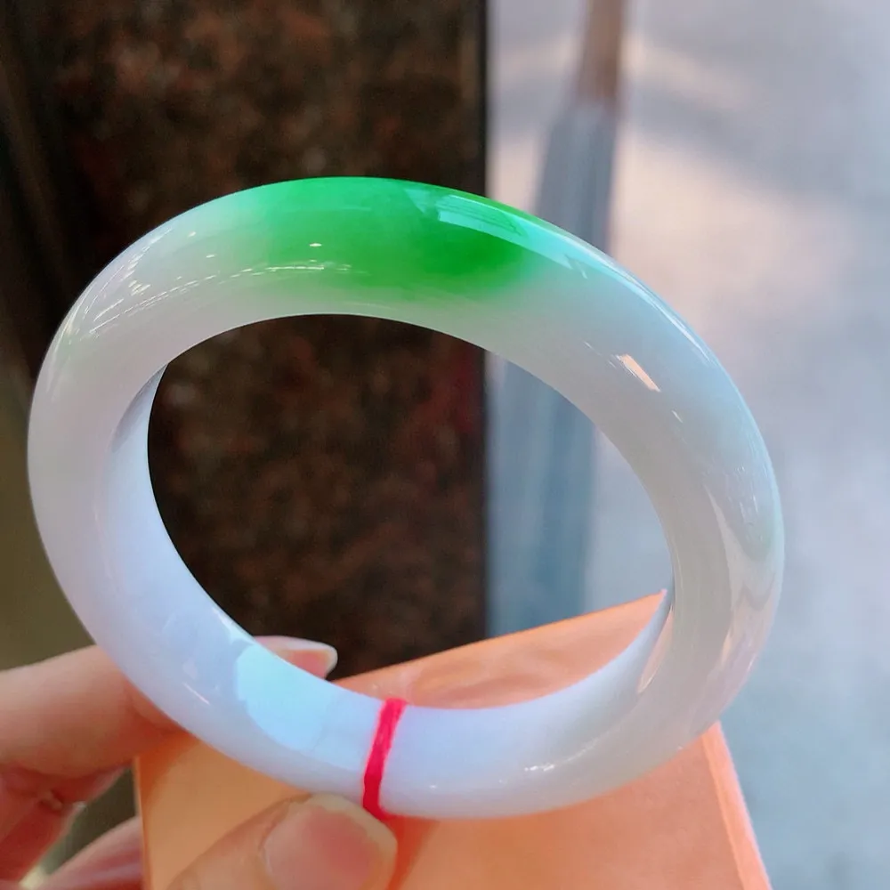 正圈白底青阳绿 无瑕 尺寸:58.4/12.6/10色阳