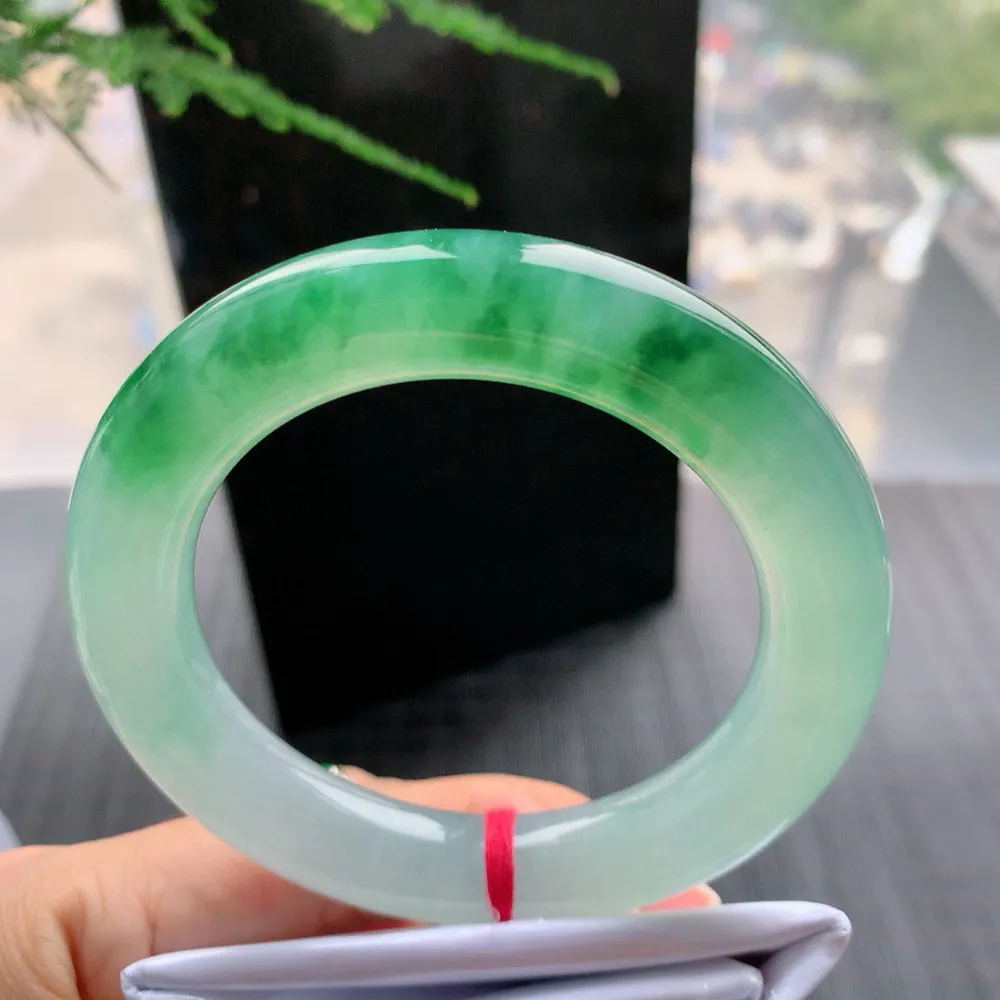 圆条高冰绿花 无瑕 尺寸:57.3/12.3/12.1 胶感十足 色好