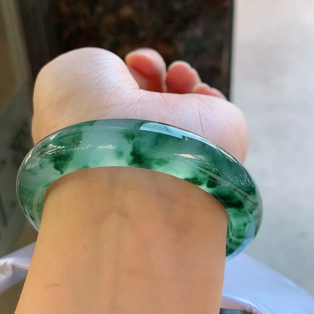 正圈冰玻飘花 无瑕 尺寸:53.1/12.1/8.3起刚光