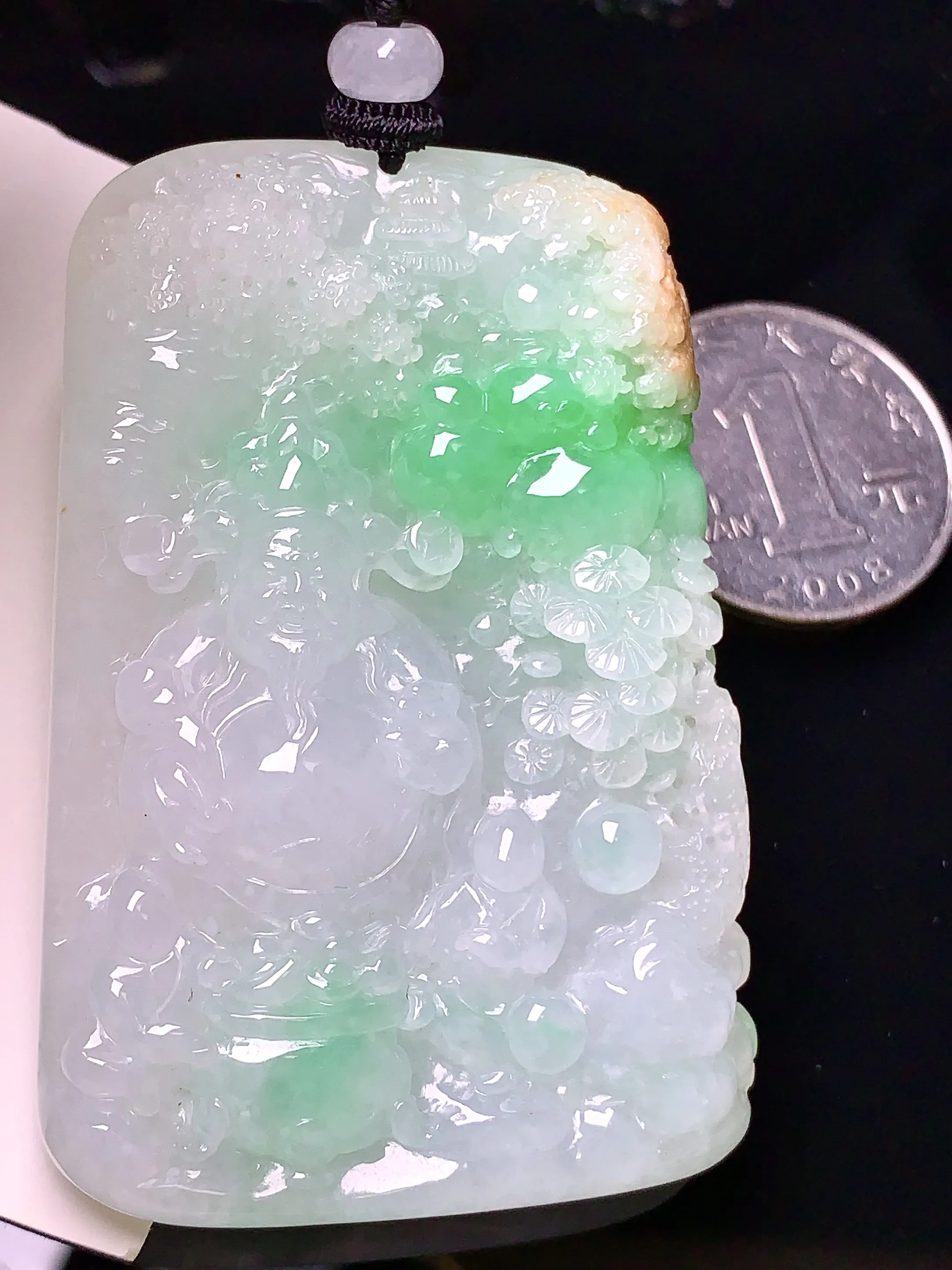 飘绿财神吊坠 玉质细腻 色泽清新艳丽 整体尺寸62*41.2*11.2