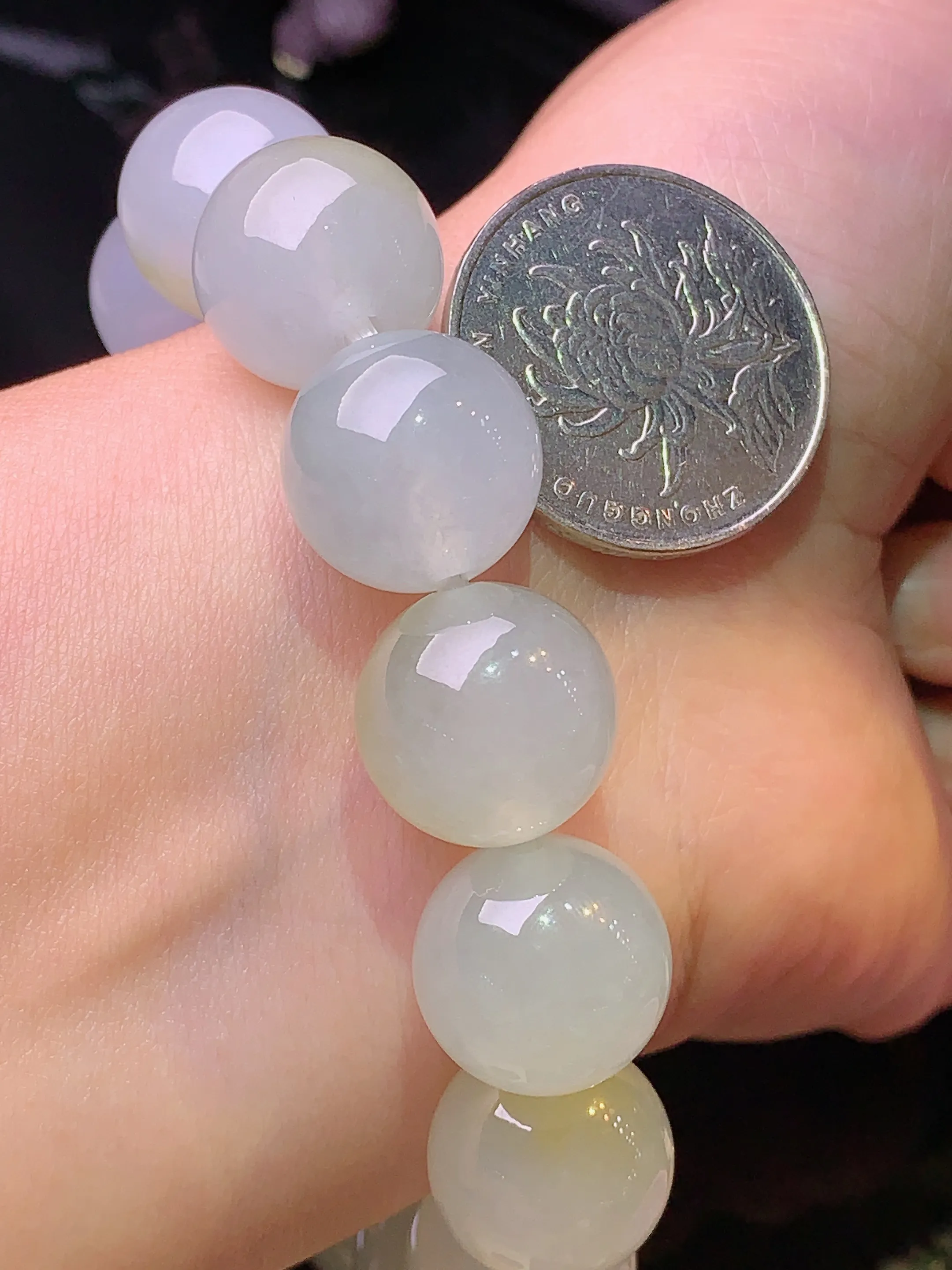 圆珠手链 玉质细腻 色泽清新艳丽 整体尺寸14.8