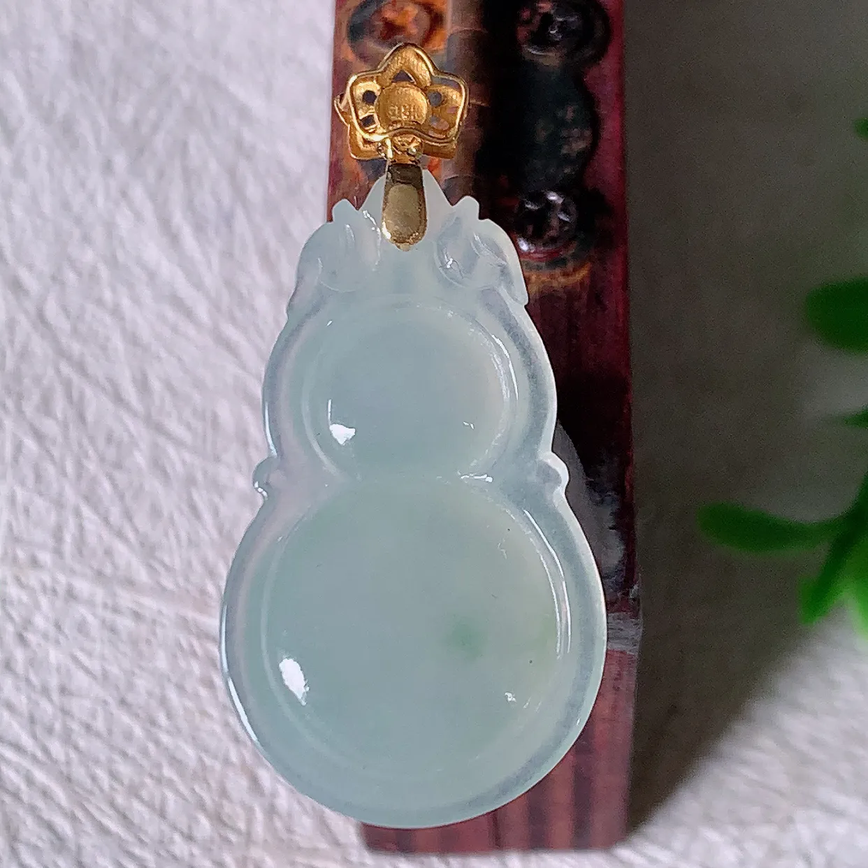 18K金镶嵌冰种飘花翡翠福禄葫芦吊坠，种老水足，雕工精湛 ，寓意美好，佩戴时尚出众！#12.7整体32裸石26-15.5*5.6