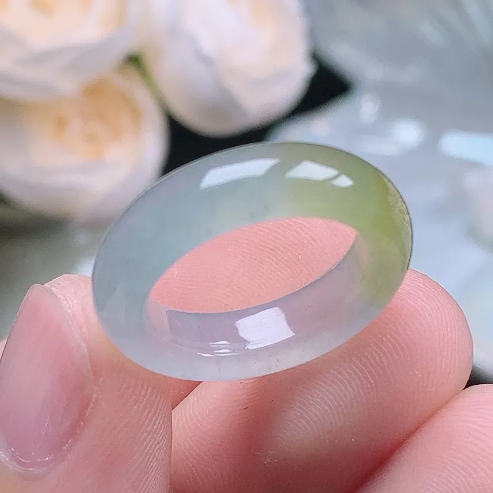 缅甸老坑冰种翡翠水润起胶冰黄翡戒指玉指环  水润通透 尺寸：16.2-5.6–3.8mm 11-12号圈口2S