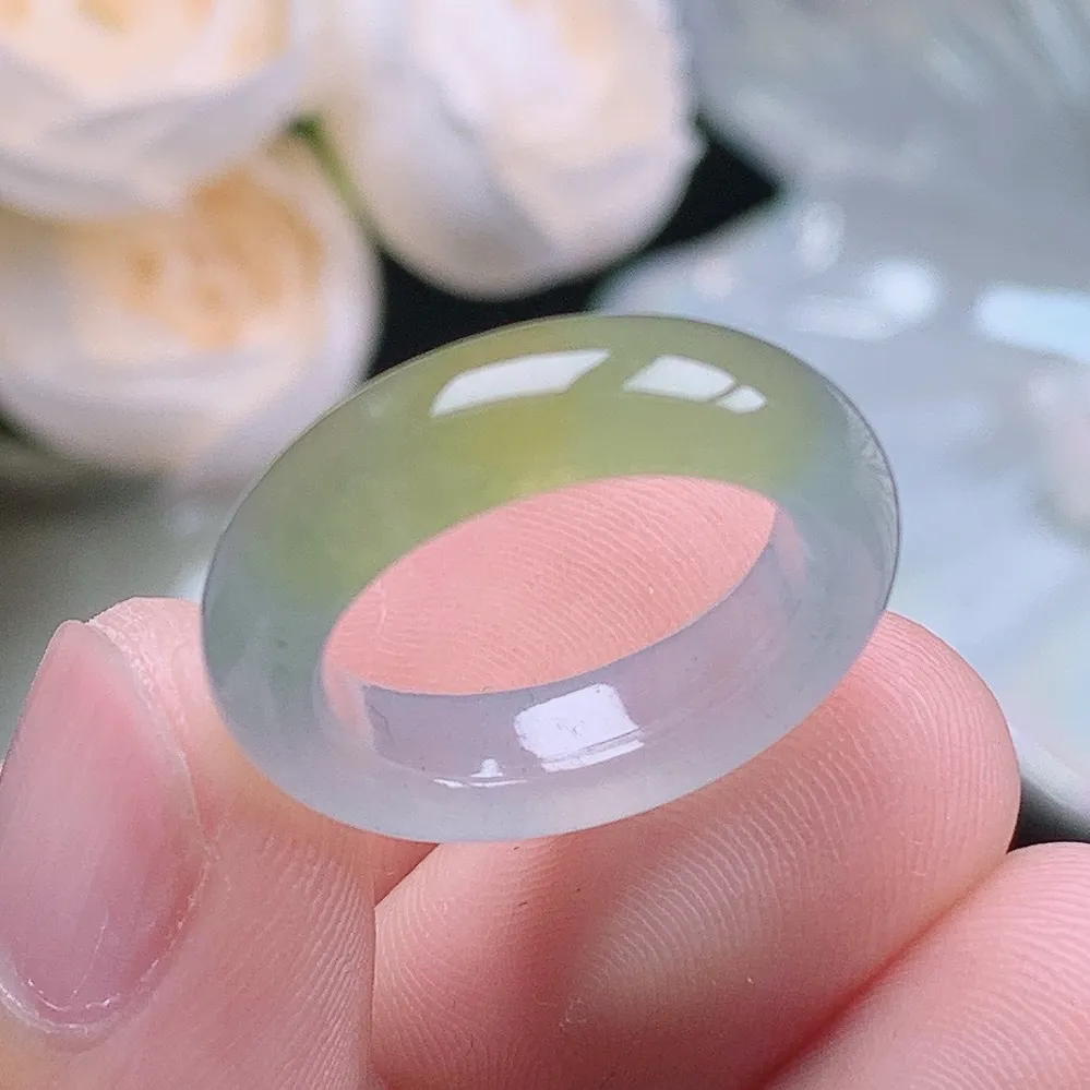 缅甸老坑冰种翡翠水润起胶冰黄翡戒指玉指环  水润通透 尺寸：16.2-5.6–3.8mm 11-12号圈口2S