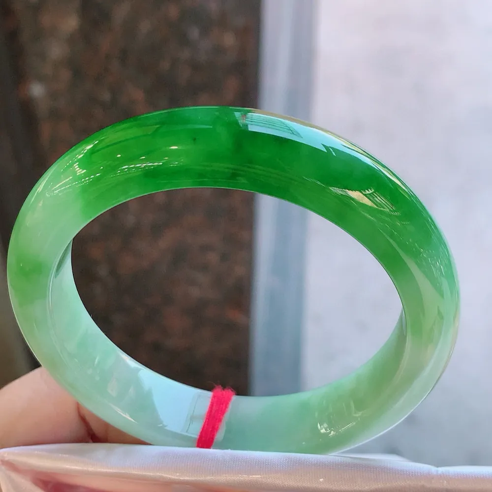 正圈一大节辣绿 无瑕 尺寸:60.4/13.7/9.2 色辣 大圈口🥰🥰