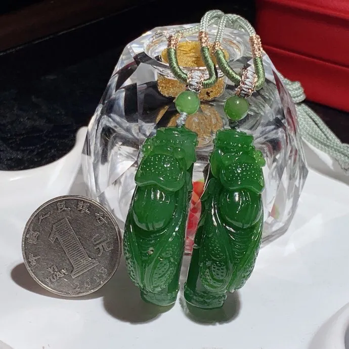单个价！和田玉阳绿俄罗斯碧玉一鸣惊人节节高升挂件。尺寸44/22/14总重44.5克。玉质细腻油润。手推出油。佩戴高端典雅。lt251107