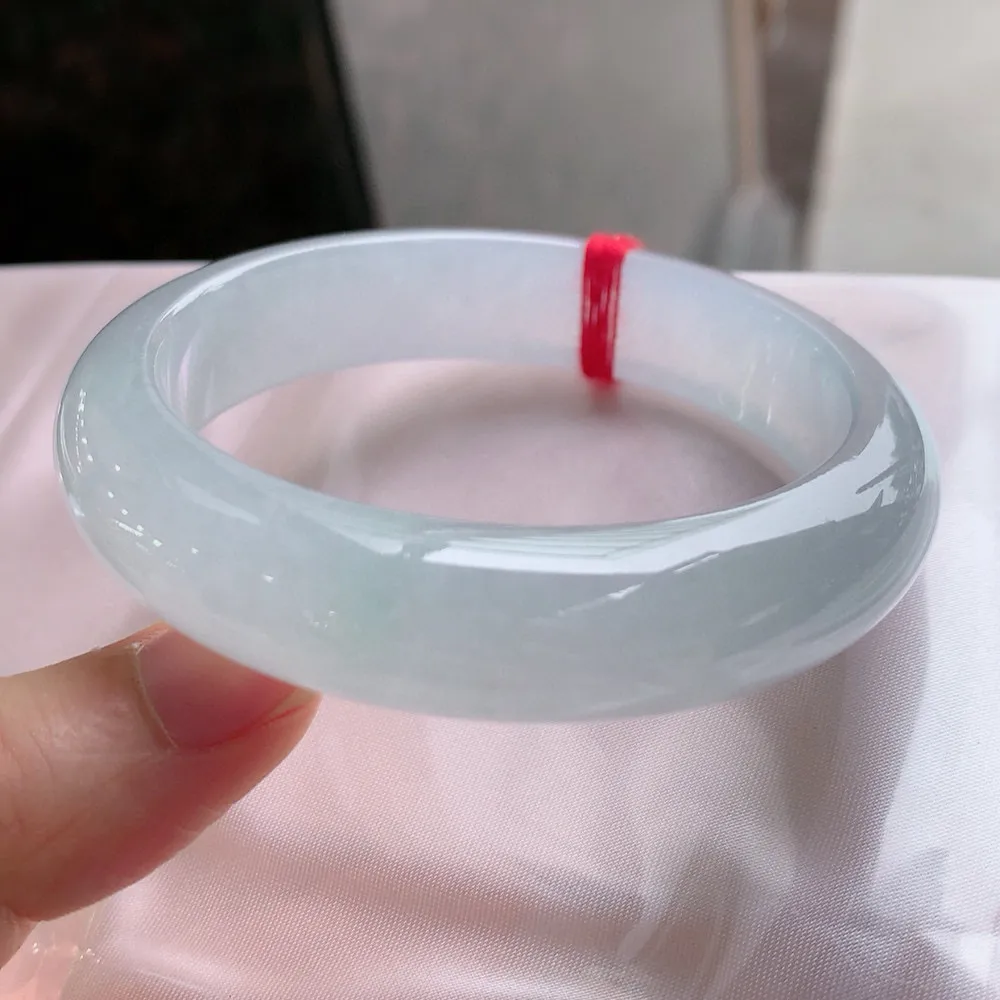 正圈高冰种 无瑕 尺寸:57.1/14/8.8 荧光闪闪🥰🥰