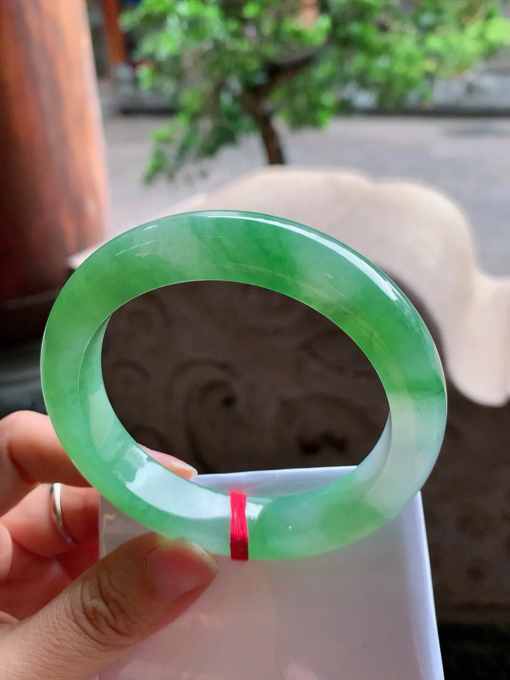 正圈高冰阳绿 无瑕 尺寸:58.3/12.4/9.4 种色俱佳