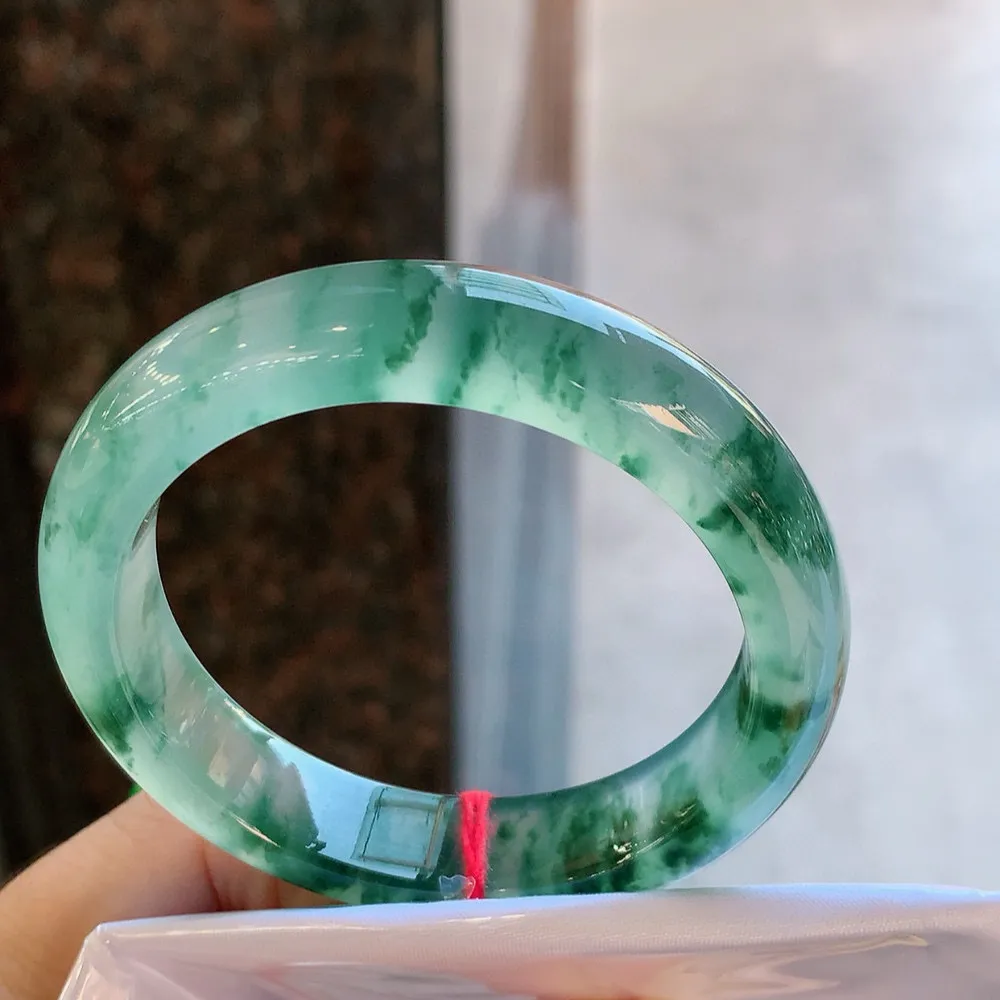 正圈冰玻飘花 无瑕 尺寸:53.1/12.1/8.3起刚光