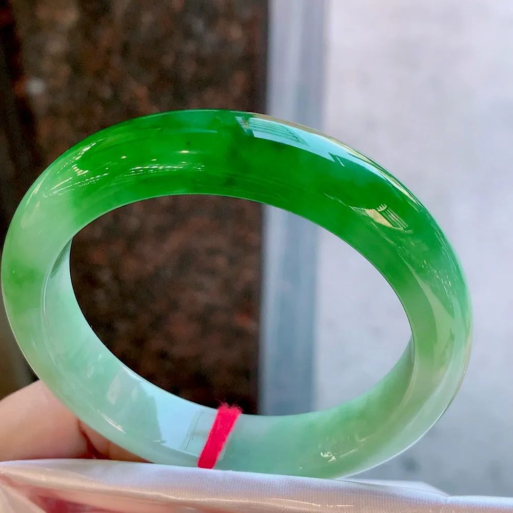 正圈一大节辣绿 无瑕 尺寸:60.4/13.7/9.2 色辣 大圈口🥰🥰