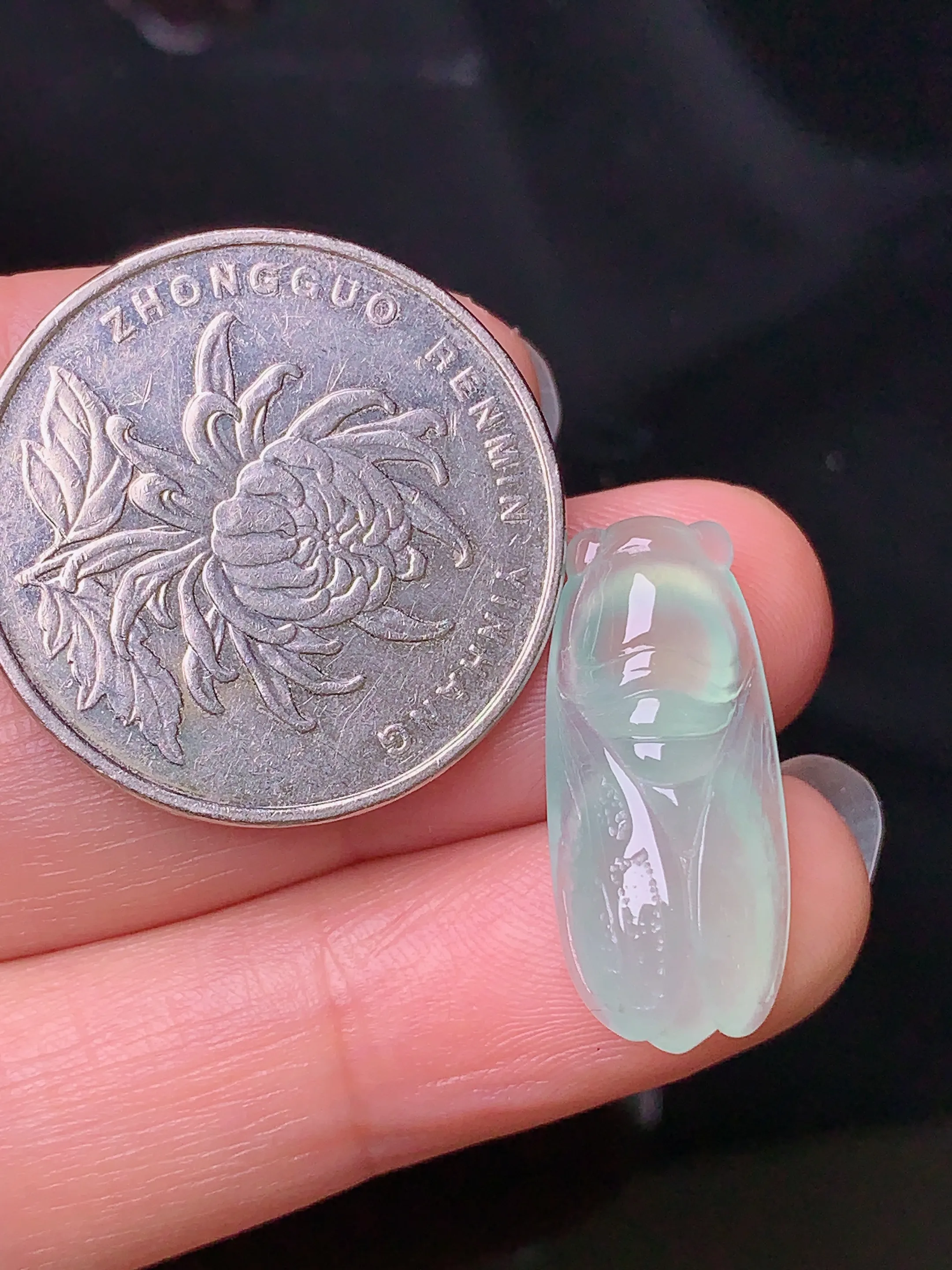 冰种金蝉吊坠 玉质细腻 色泽清新艳丽 整体尺寸22.3*10*5.5