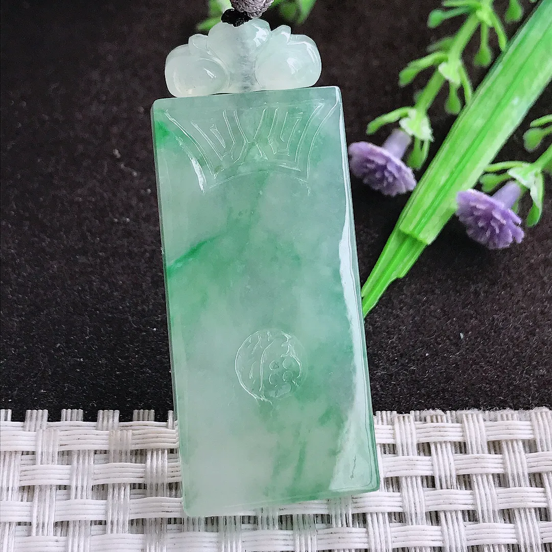 天然a货翡翠45/21.5/6老坑冰胶水灵飘绿仿古无事牌吊坠翡翠玉坠挂件百搭