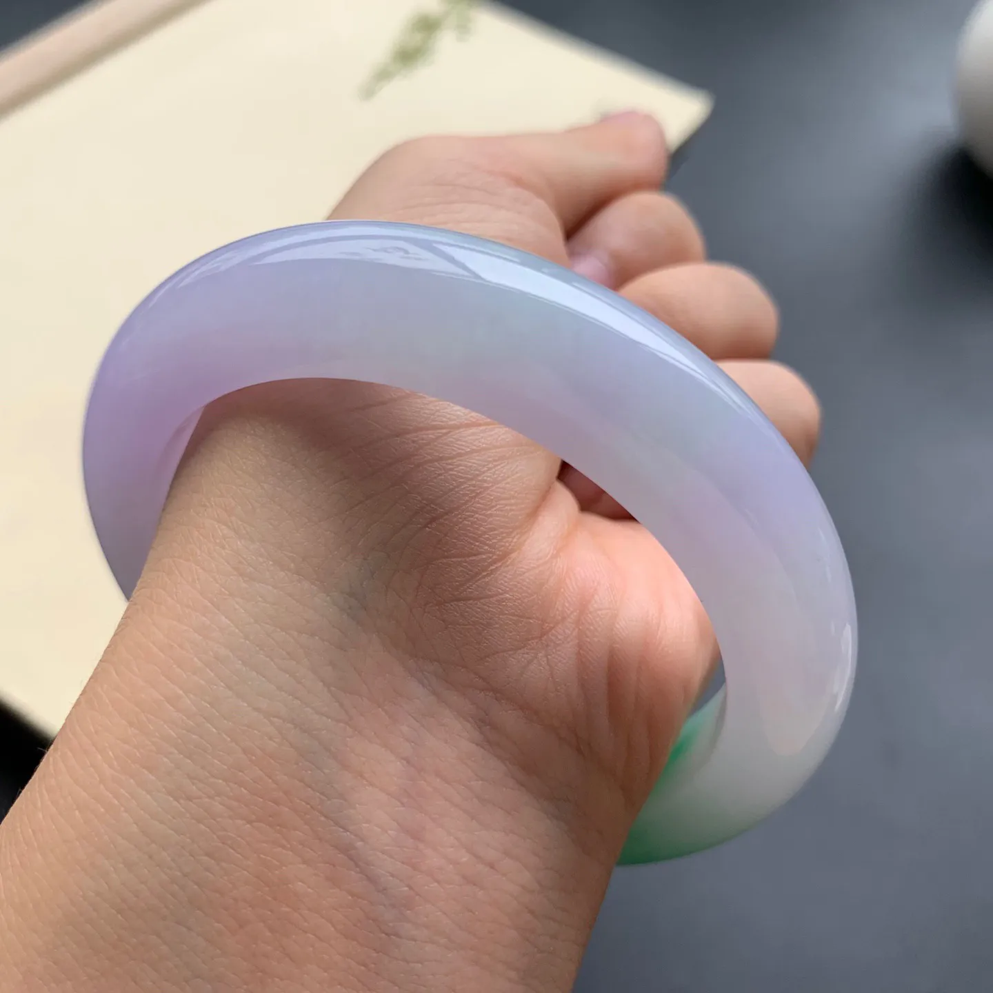 57圈口春彩正圈手镯 尺寸：57-12-9.8，无纹裂，水润细腻，优美迷人