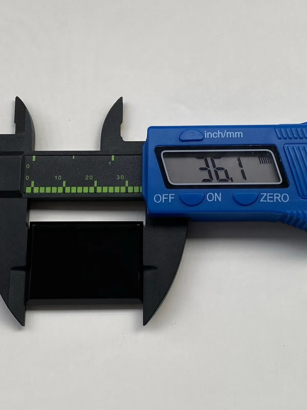 墨翠【平安无事牌】细腻干净，黑度极黑、性价比高，雕工精湛，打灯透绿‘