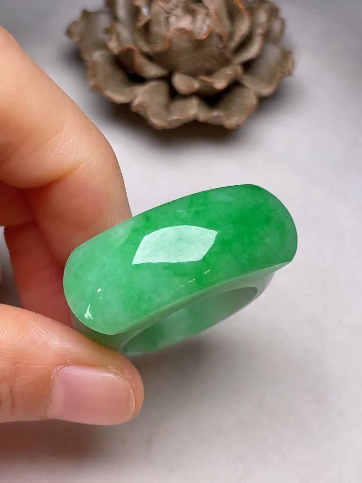 冰糯种辣色【介指】种水好，玉质细腻 ，卖相好’