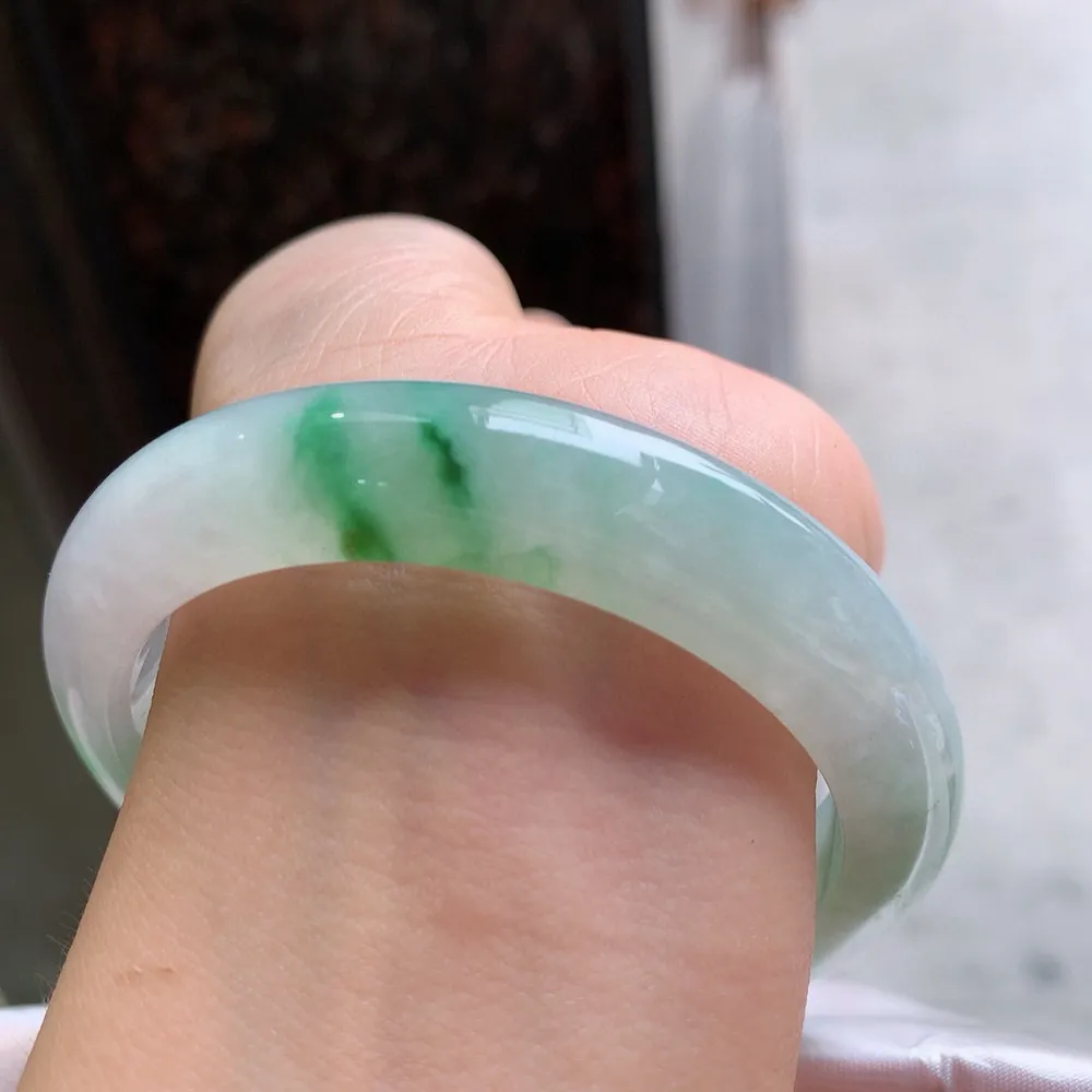 正圈冰绿花 无瑕 尺寸:56.1/12.2/9 花美 种水好🥰🥰