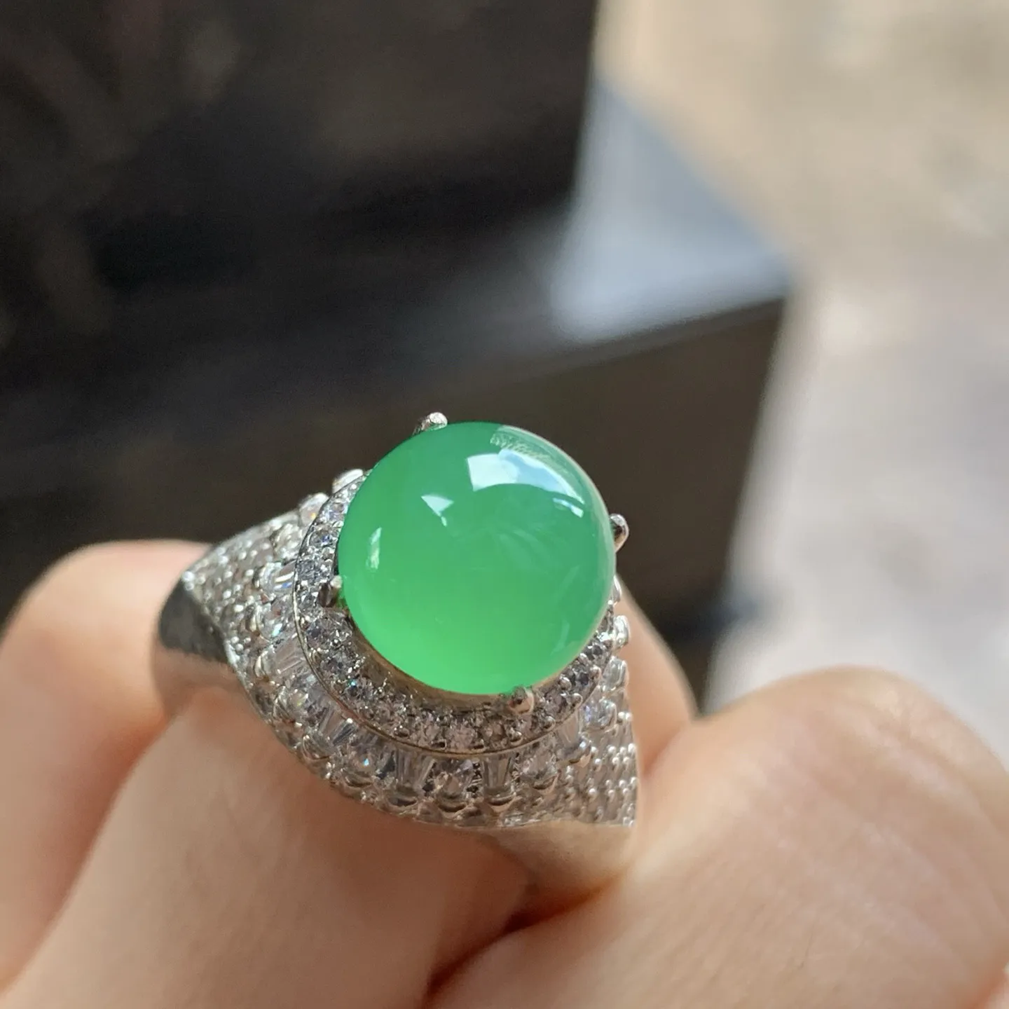 冰绿戒面^_^色阳 水润 铜拖