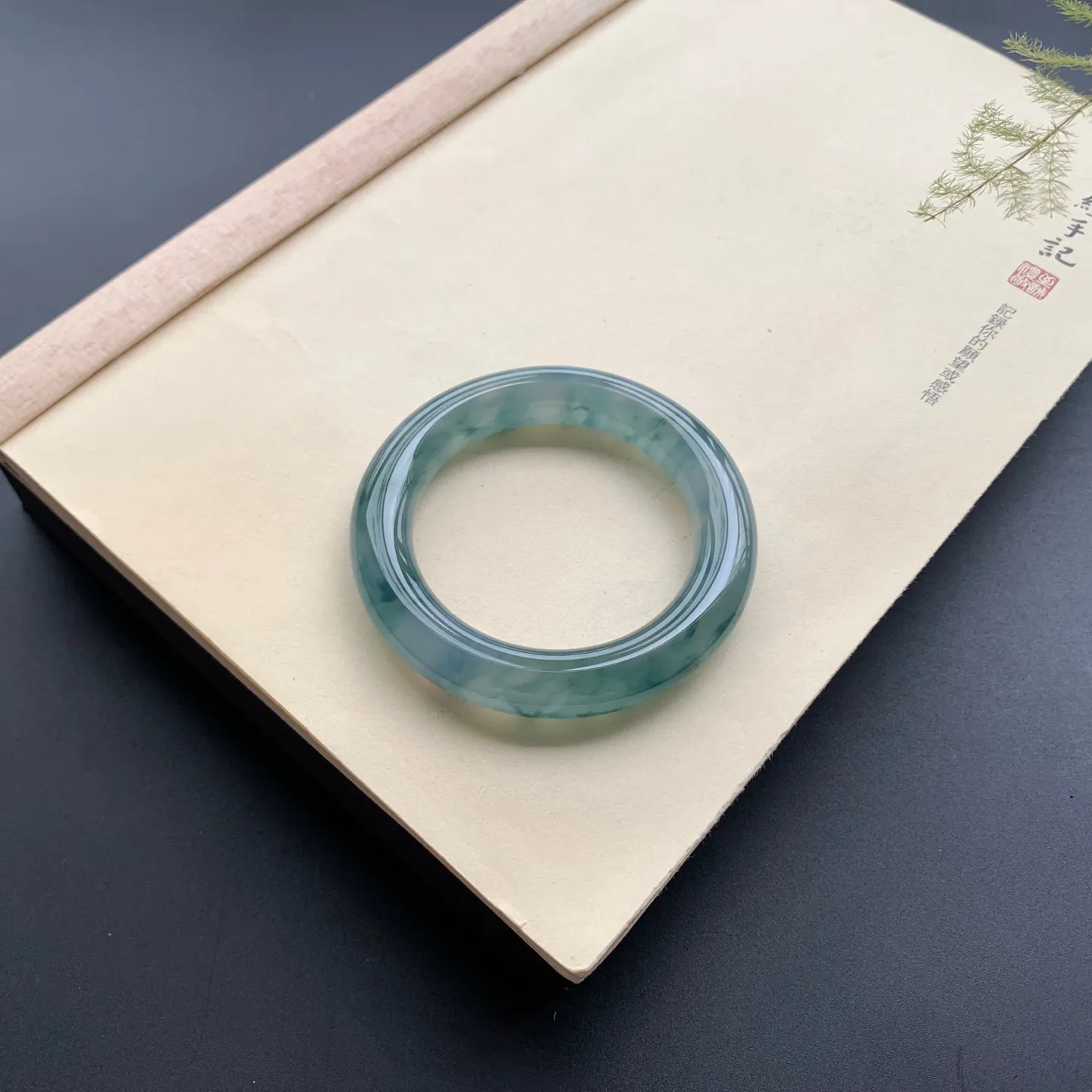 54圈口冰种飘花圆条手镯 尺寸：54-12，无纹裂，花色浓郁，胶感十足