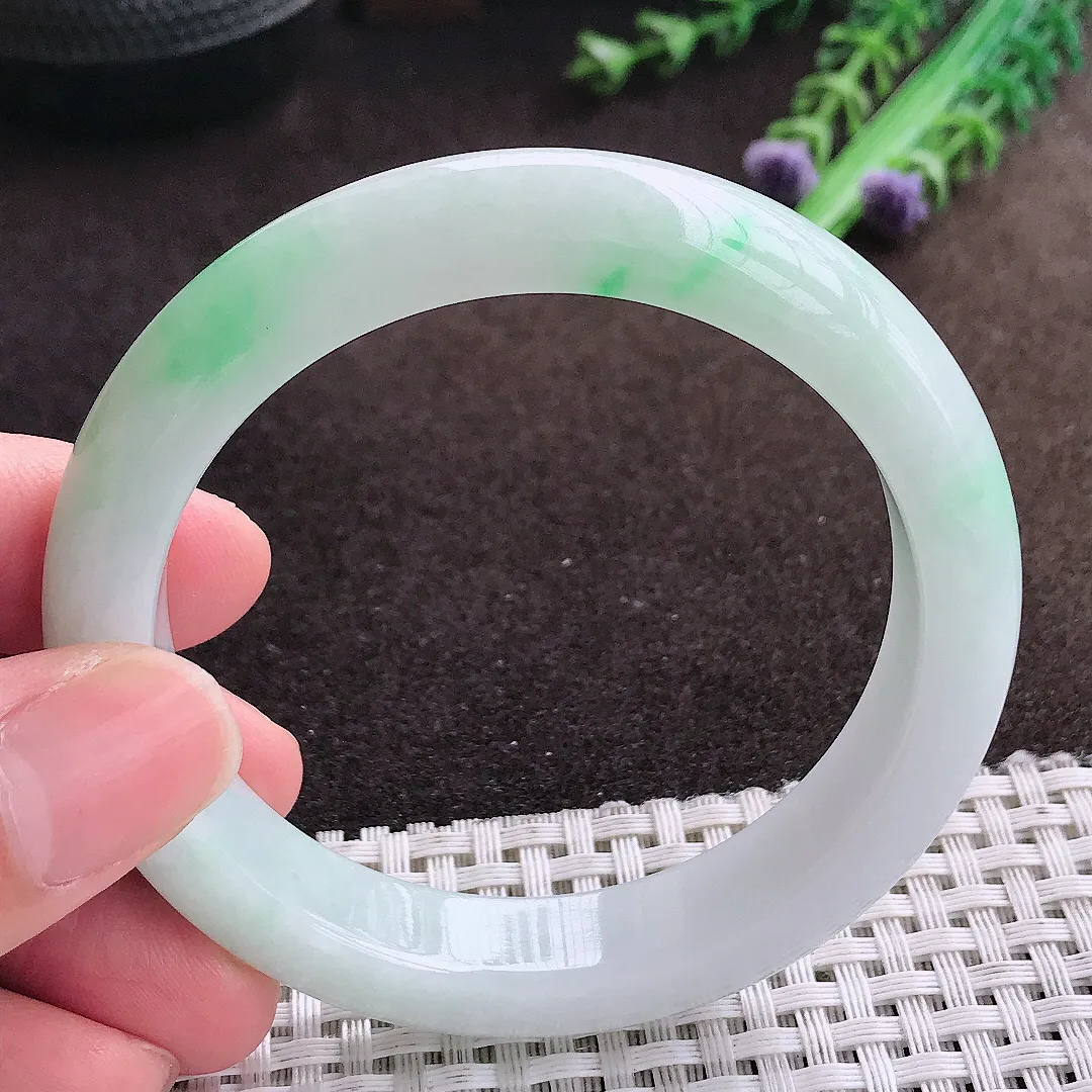 天然a货翡翠56/11.9/8.5老坑精美温润飘阳绿手镯宽边翡翠玉镯美人镯