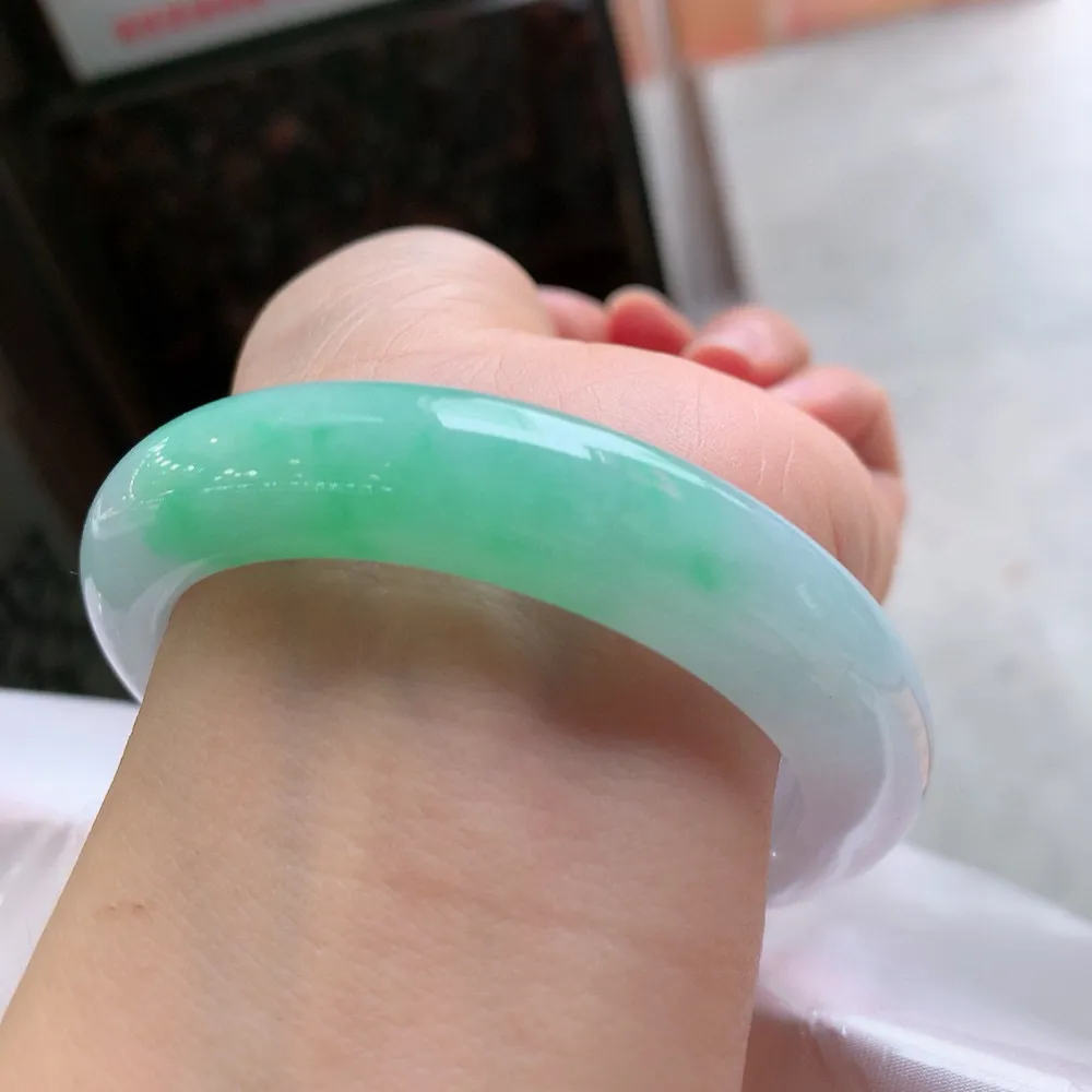 正圈冰春彩 无瑕 尺寸:56.1/12.3/9.5 超美