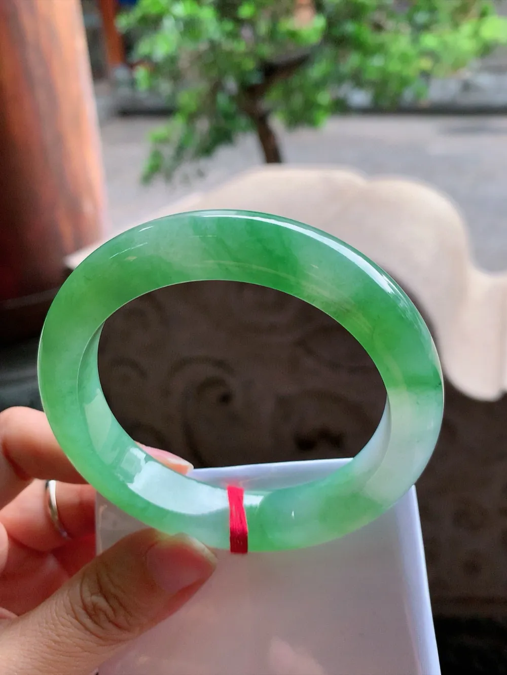 正圈高冰阳绿 无瑕 尺寸:58.3/12.4/9.4 种色俱佳