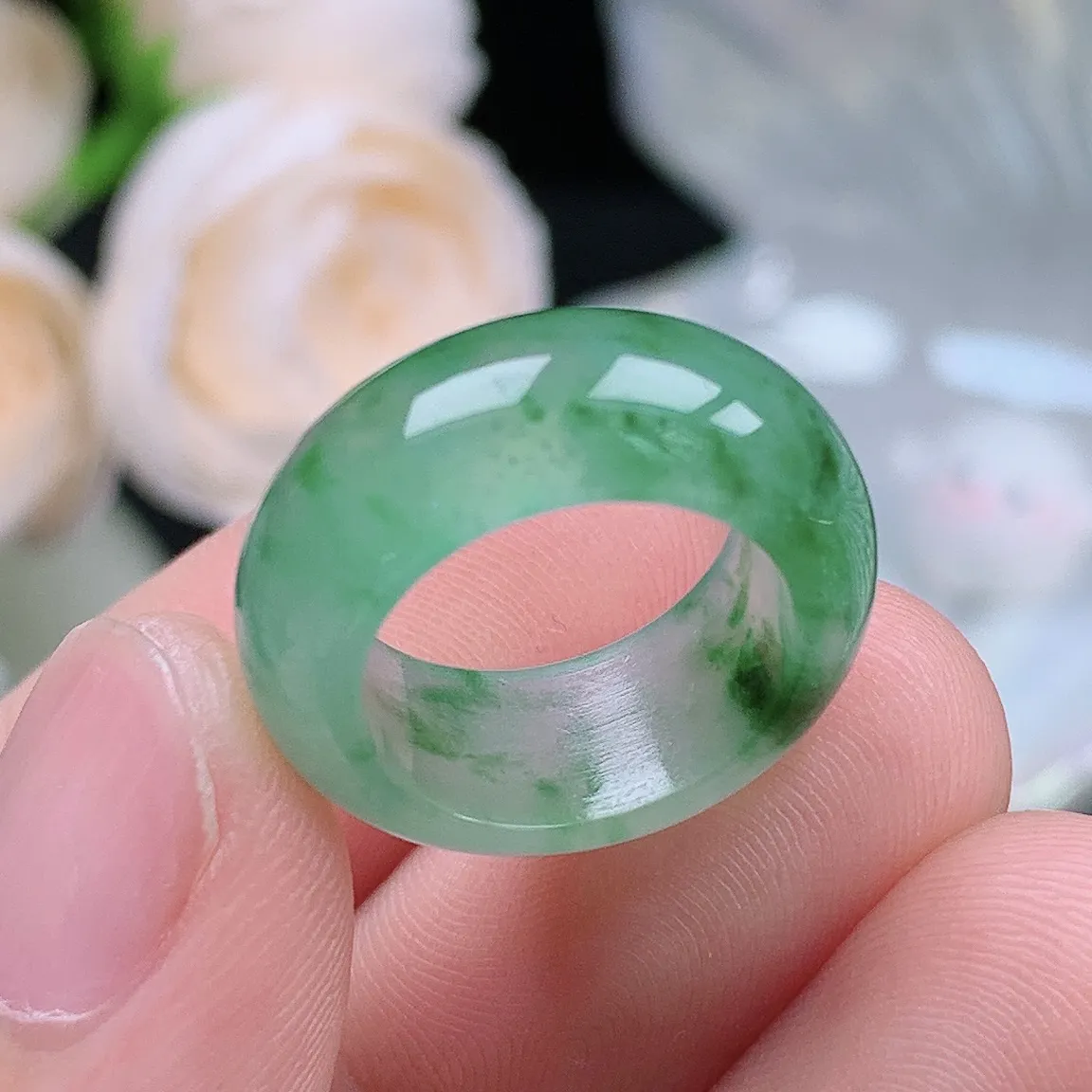 缅甸翡翠老坑冰种水润起胶飘阳绿戒指玉指环小跑环 水润通透 尺寸：14.3-7.9-3.7mm 6号圈口2S