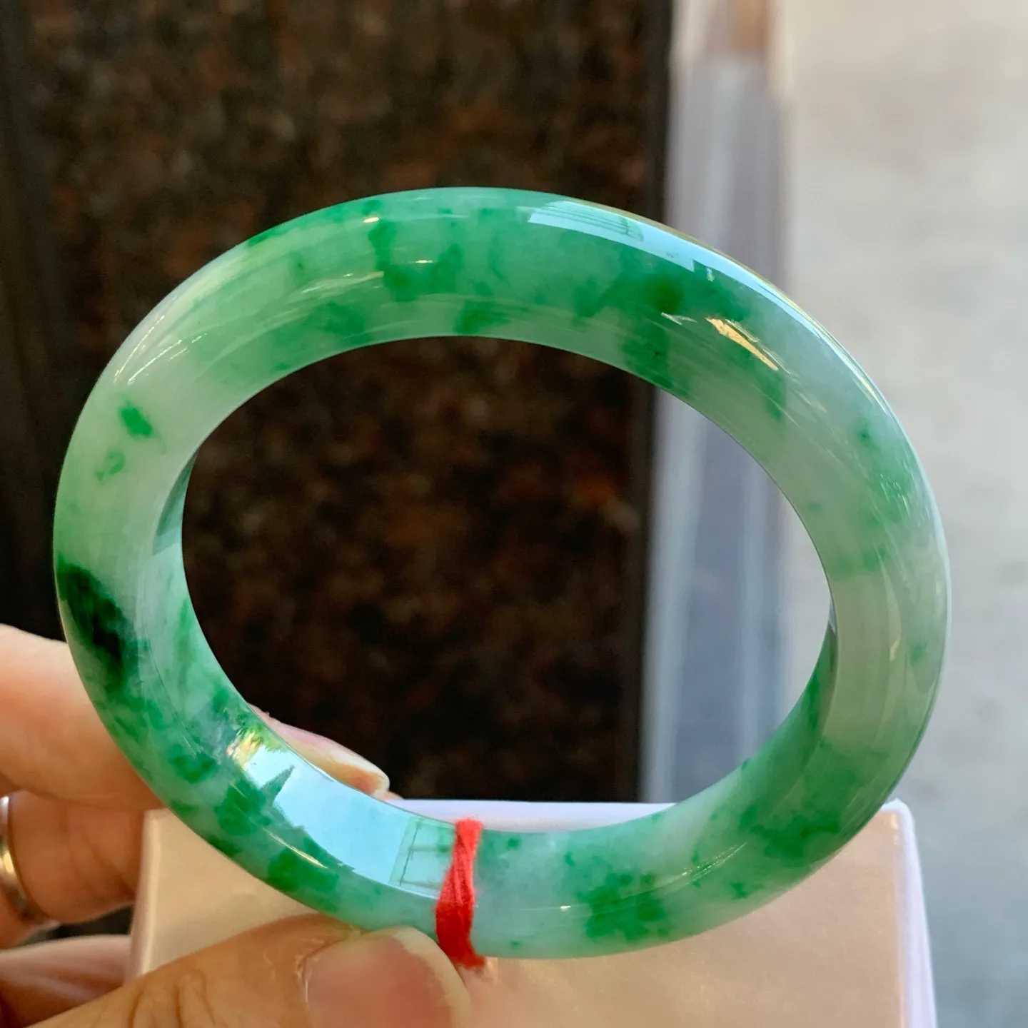 正圈满圈辣绿 无瑕 尺寸:56.5/11.2/9.2 色好🥰🥰