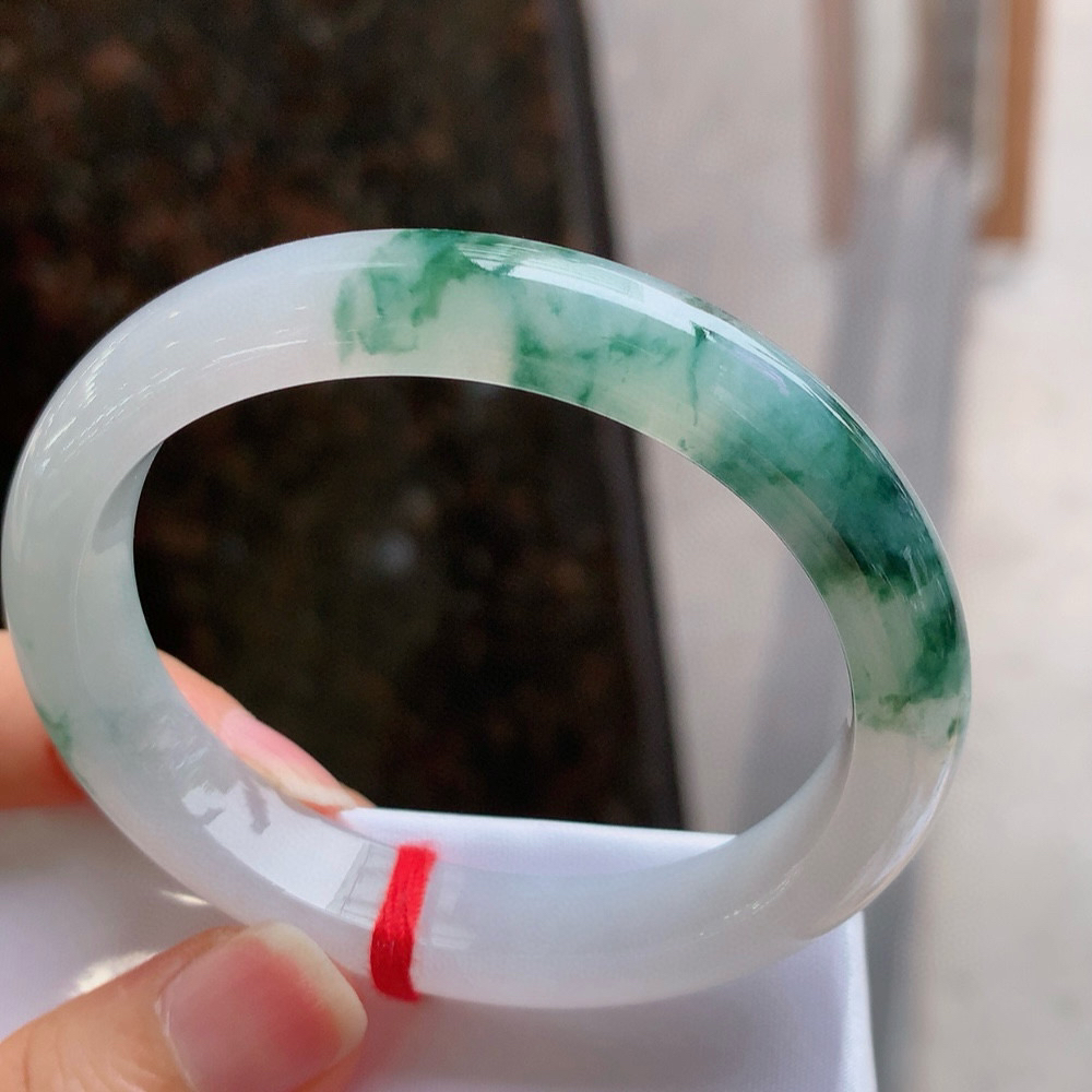 贵妃冰飘花 无瑕 尺寸:52.6/45.8/10/7.5 花美