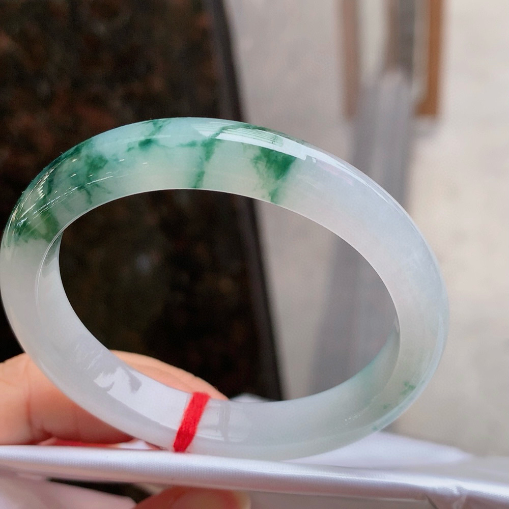 贵妃冰飘花 无瑕 尺寸:52.6/45.8/10/7.5 花美