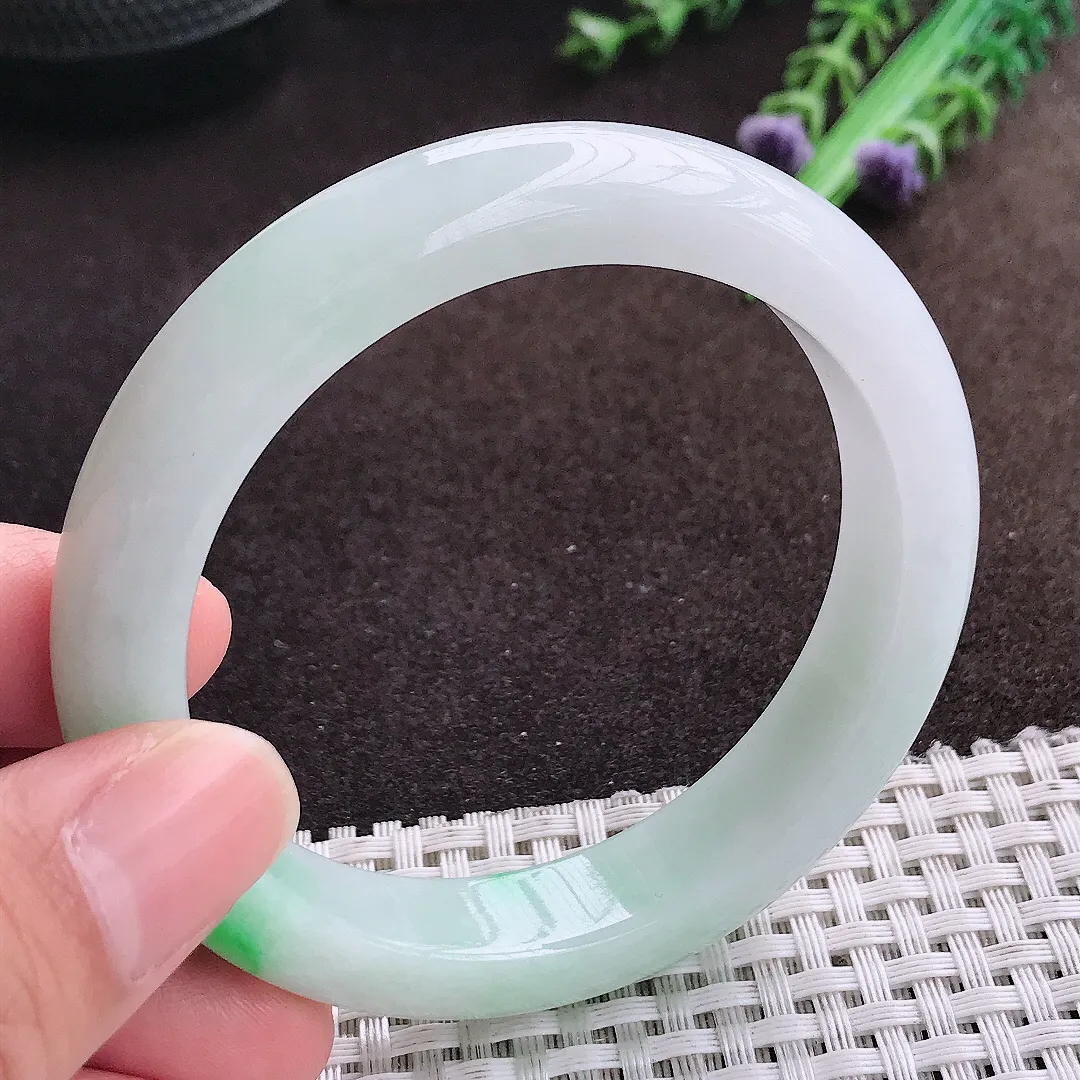 天然a货翡翠56/11.9/8.5老坑精美温润飘阳绿手镯宽边翡翠玉镯美人镯