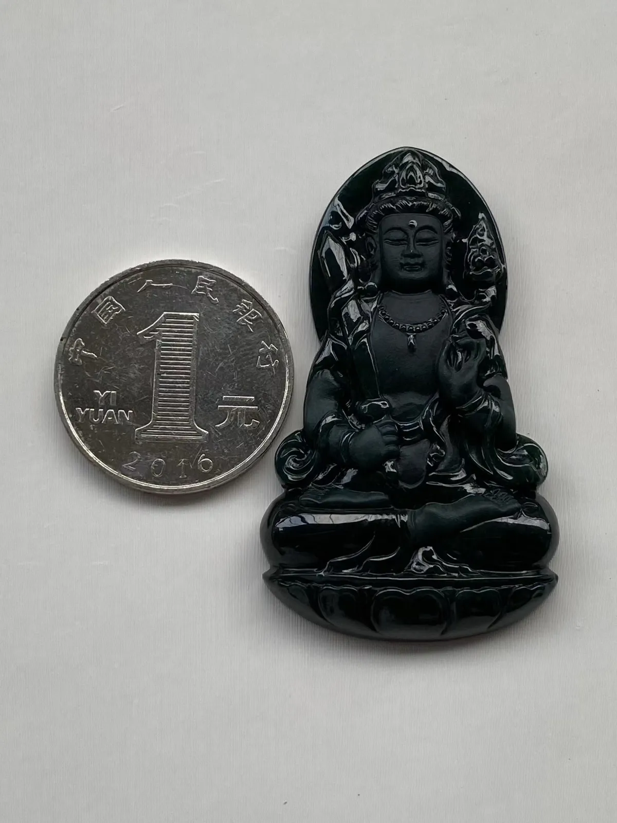 墨翠【虚空藏菩萨】细腻干净，黑度好、性价比高，雕工精湛，打灯透绿‘