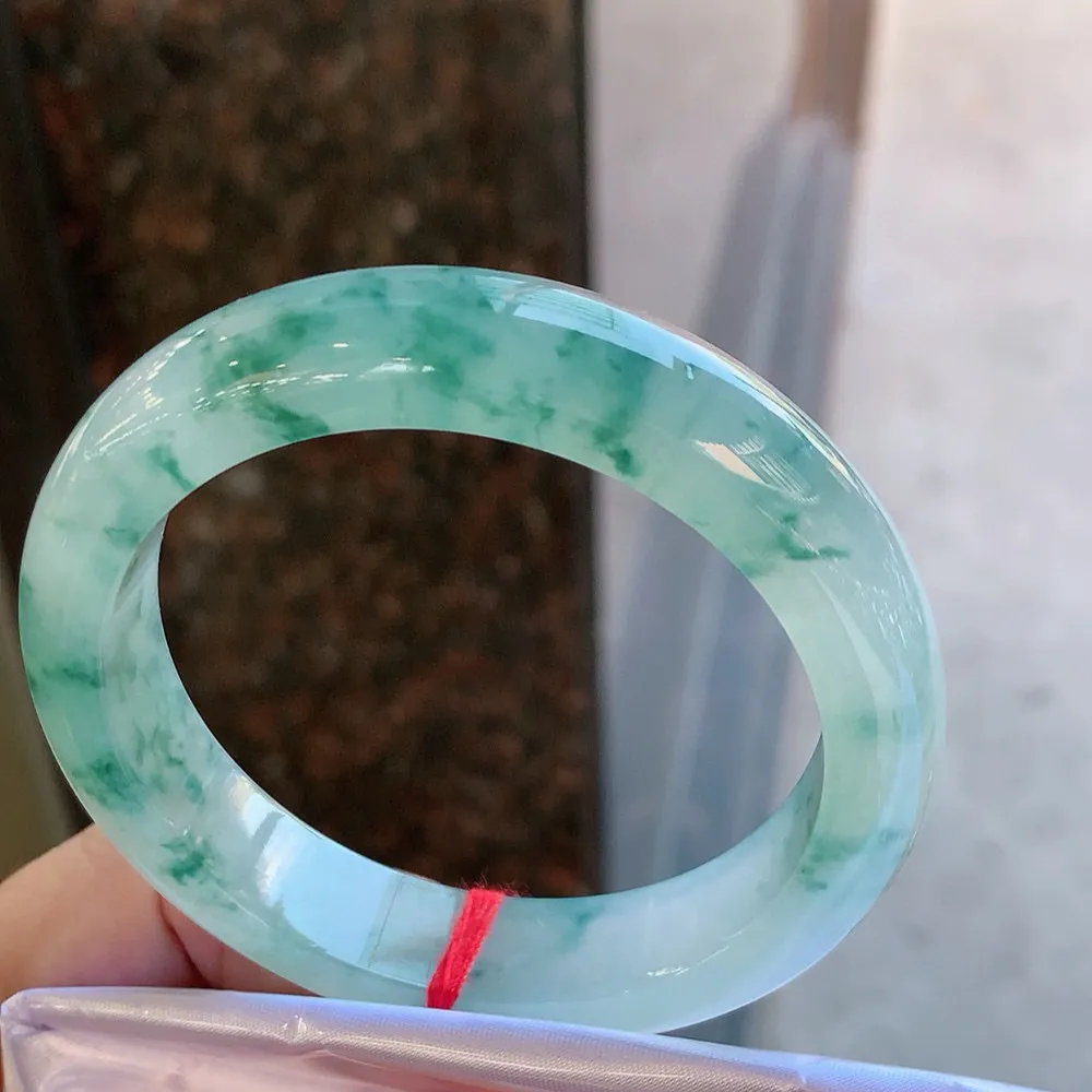 正圈高冰飘花 无瑕 尺寸:57.4/12.5/9.1 花美 种水好