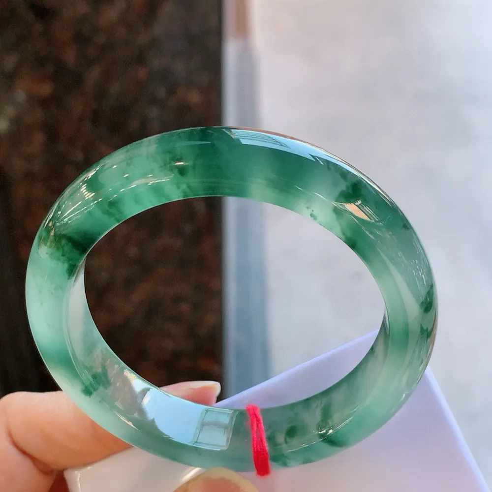 正圈冰玻飘花 无瑕 尺寸:53.1/12.1/8.3起刚光