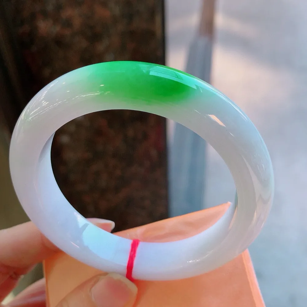 正圈白底青阳绿 无瑕 尺寸:58.4/12.6/10色阳