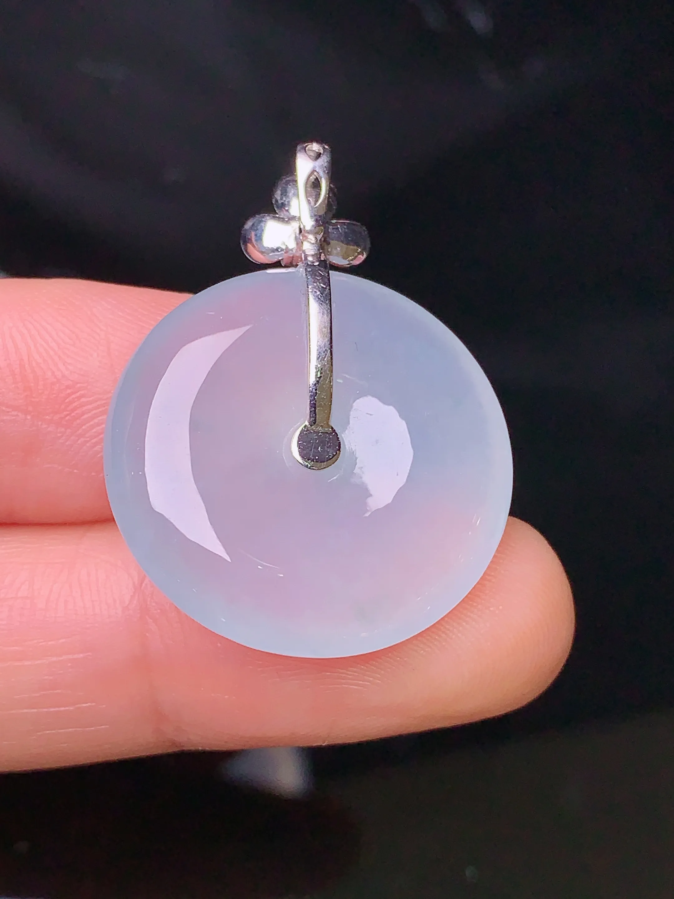 18k金镶嵌冰种平安扣吊坠 玉质细腻 色泽清新艳丽 整体尺寸30.5*22.8*5.7