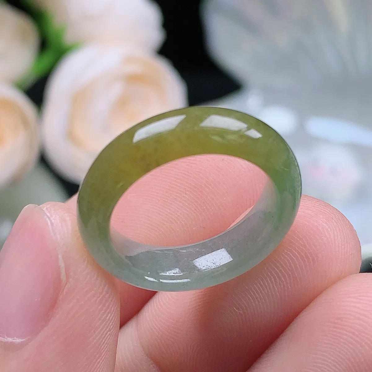 缅甸翡翠老坑种水润起胶飘黄翡小圈口戒指玉指环  水润通透 尺寸：15.7-5.6-3.3mm 10号