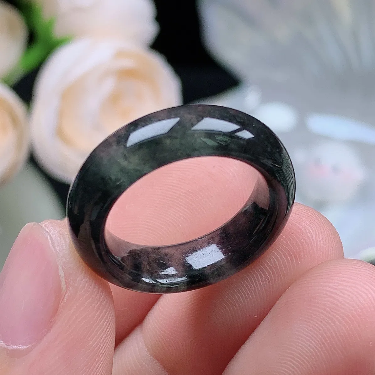 缅甸翡翠老坑冰种水润起胶冰乌鸡戒指玉指环  水润通透 尺寸：16.9-6.4-3.8mm 14号圈口2S