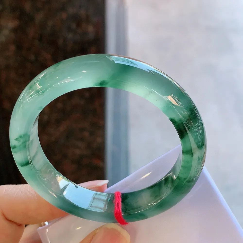 正圈冰玻飘花 无瑕 尺寸:53.1/12.1/8.3起刚光