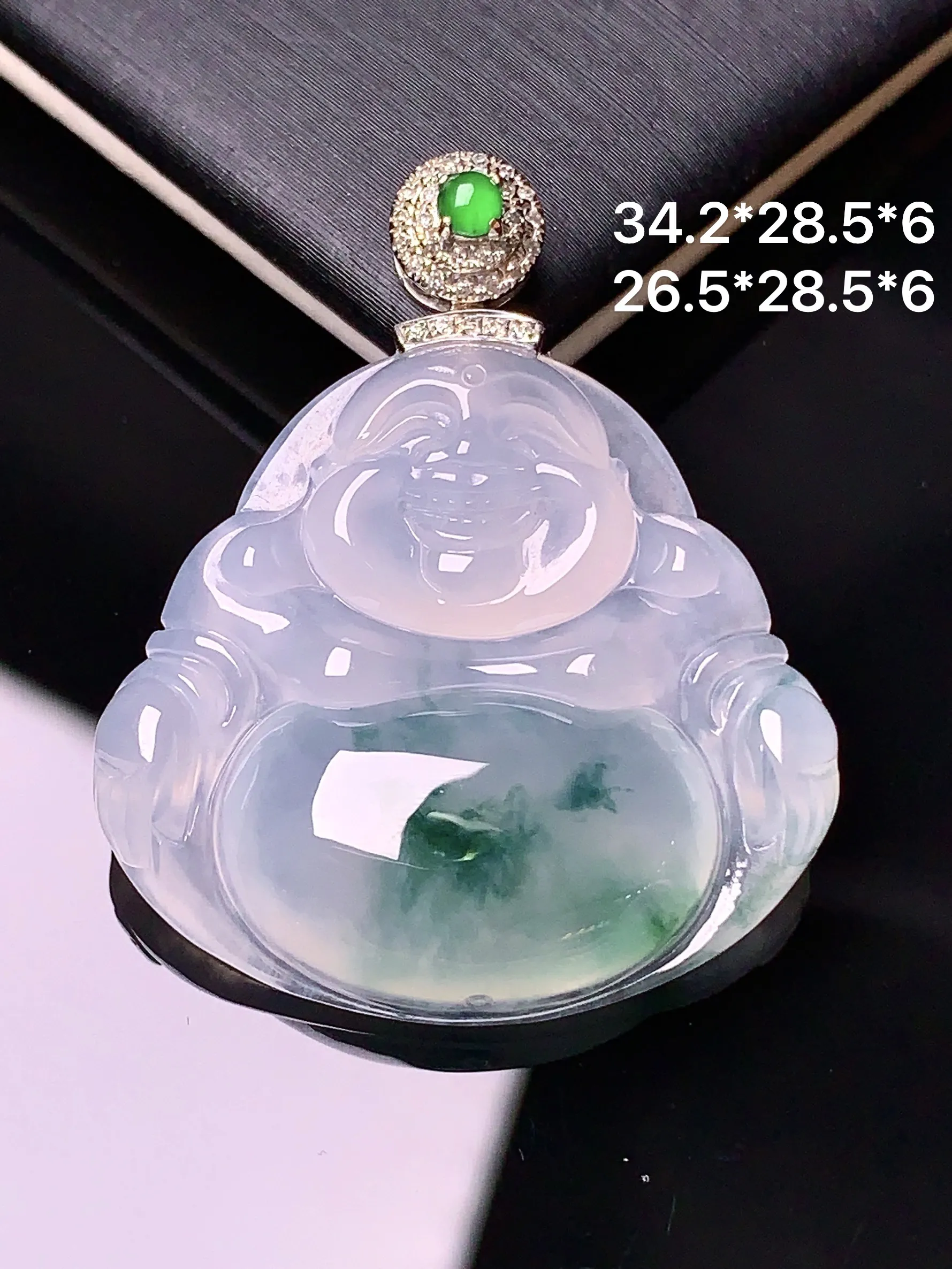 18k金钻镶嵌飘绿佛公吊坠 玉质细腻 色泽清新艳丽 整体尺寸34.2*28.5*6