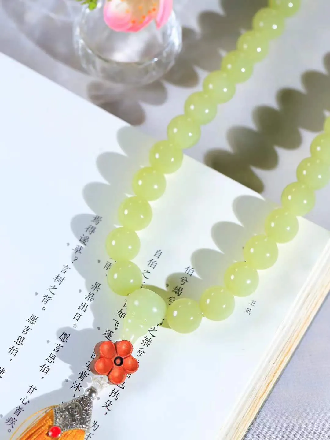 【珠圆玉润.手持】

精品和田玉黄口珠圆玉润手持，也可做项链，玉质温润细腻  整串打磨圆润，佩戴舒适